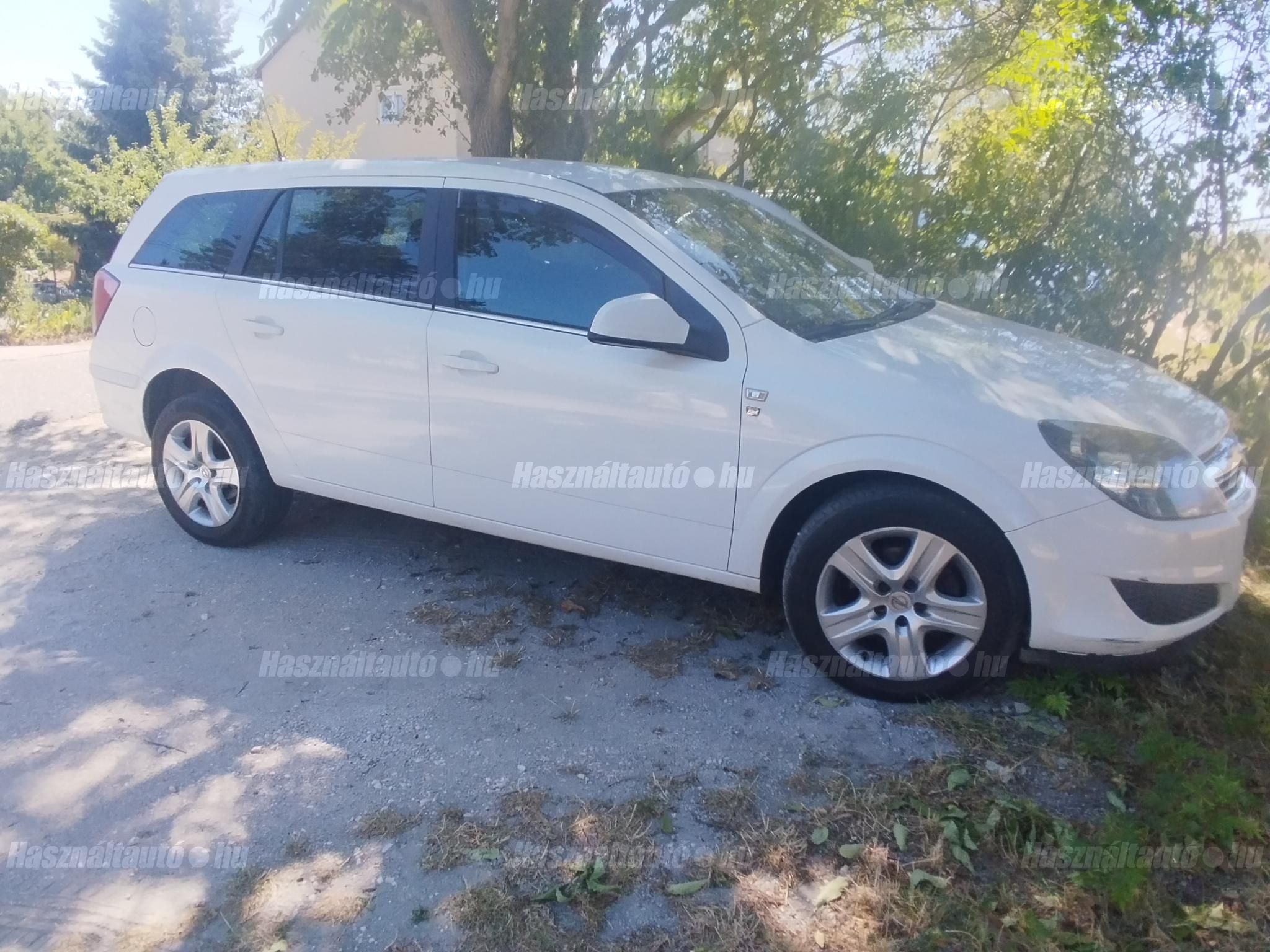 OPEL ASTRA H 2010/8 - 1