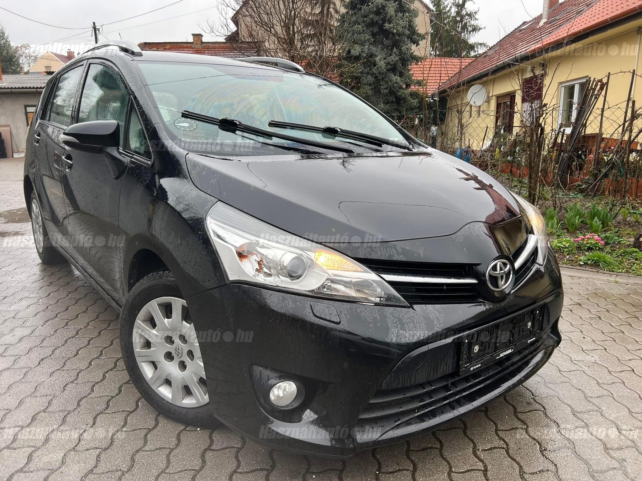 TOYOTA COROLLA VERSO 2015/10 - 1