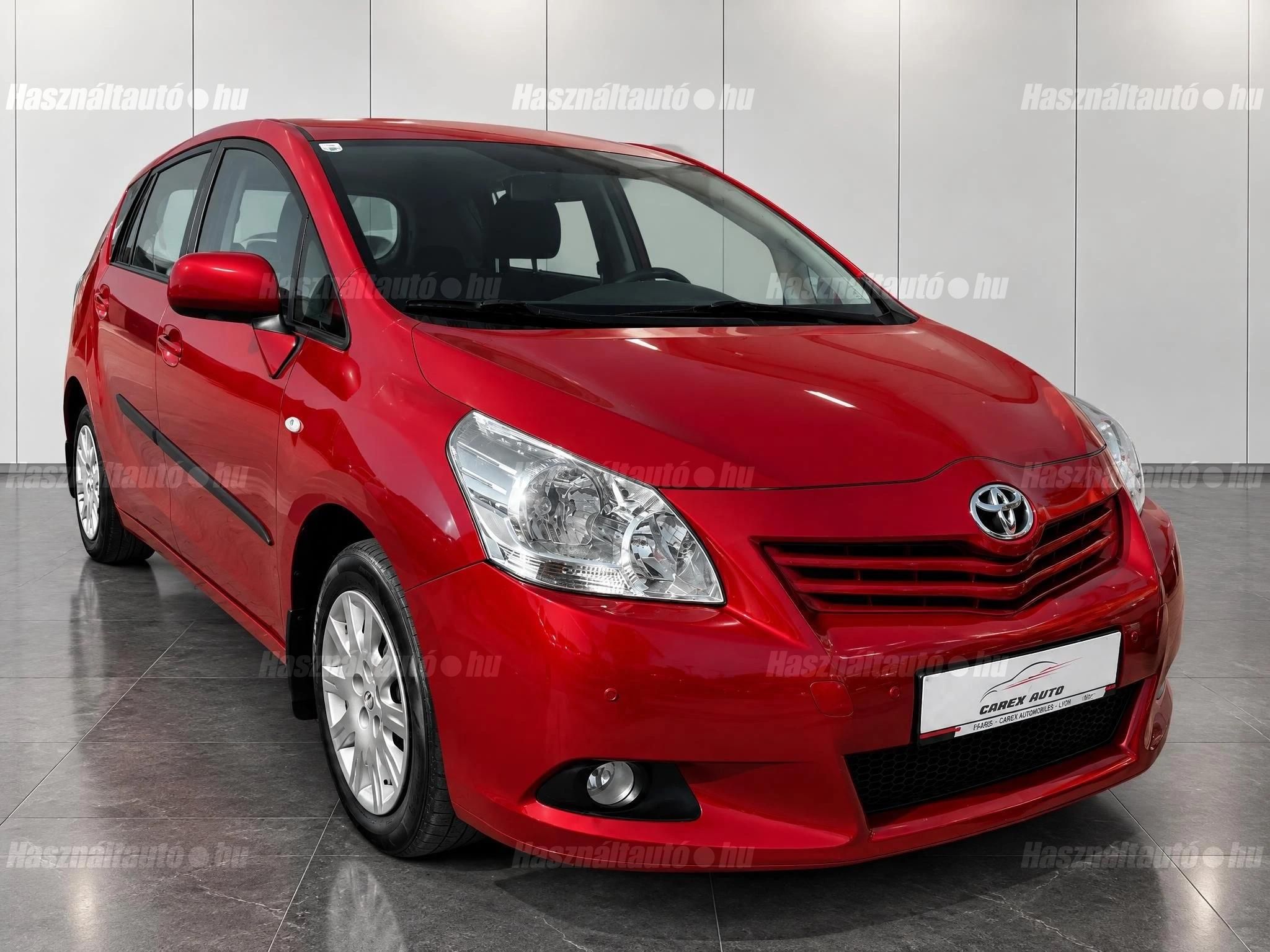 TOYOTA VERSO 2011/2 - 1