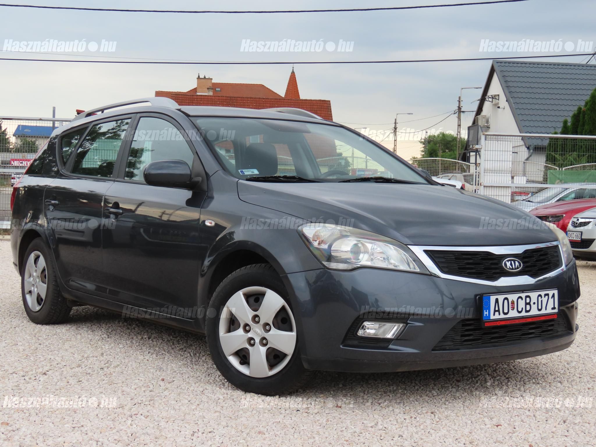 KIA CEE'D 2011/9 - 1