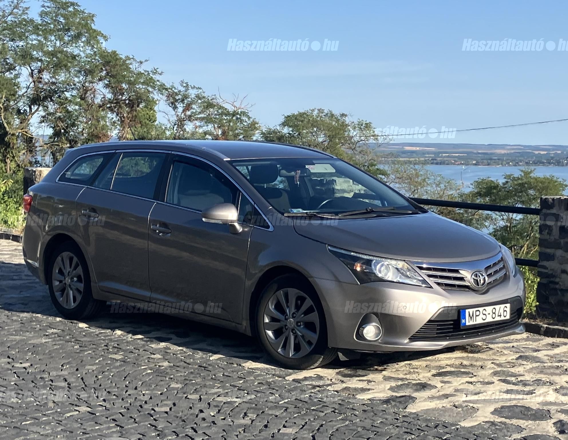 TOYOTA AVENSIS 2014/6 - 1