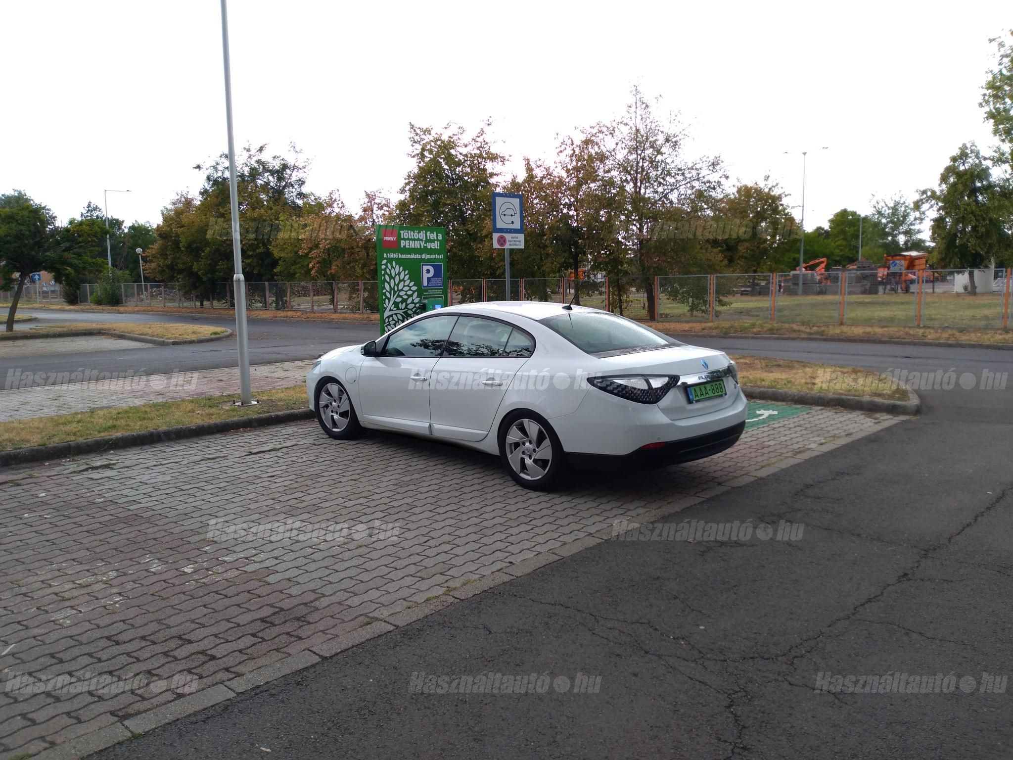 RENAULT FLUENCE 2013 - 1