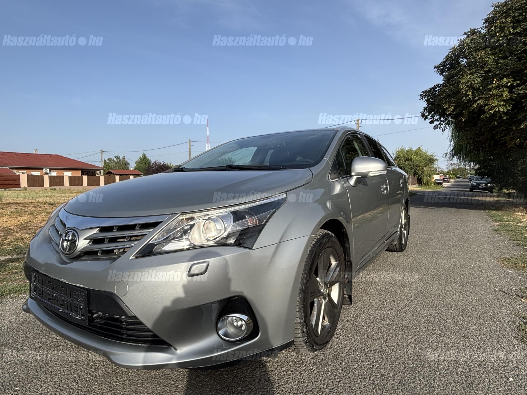 TOYOTA AVENSIS 2014/9 - 1