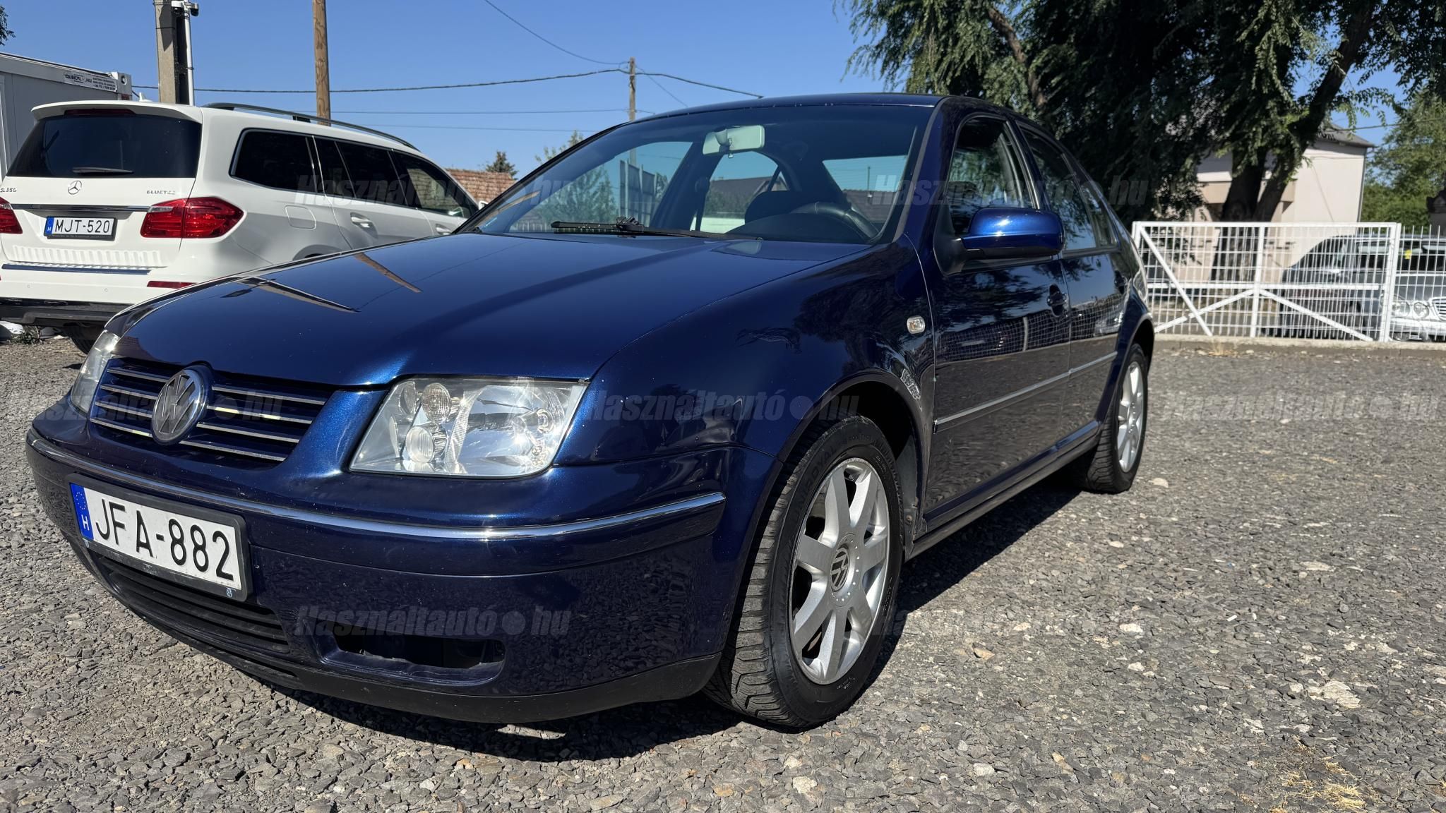 VOLKSWAGEN BORA 2004/8 - 1