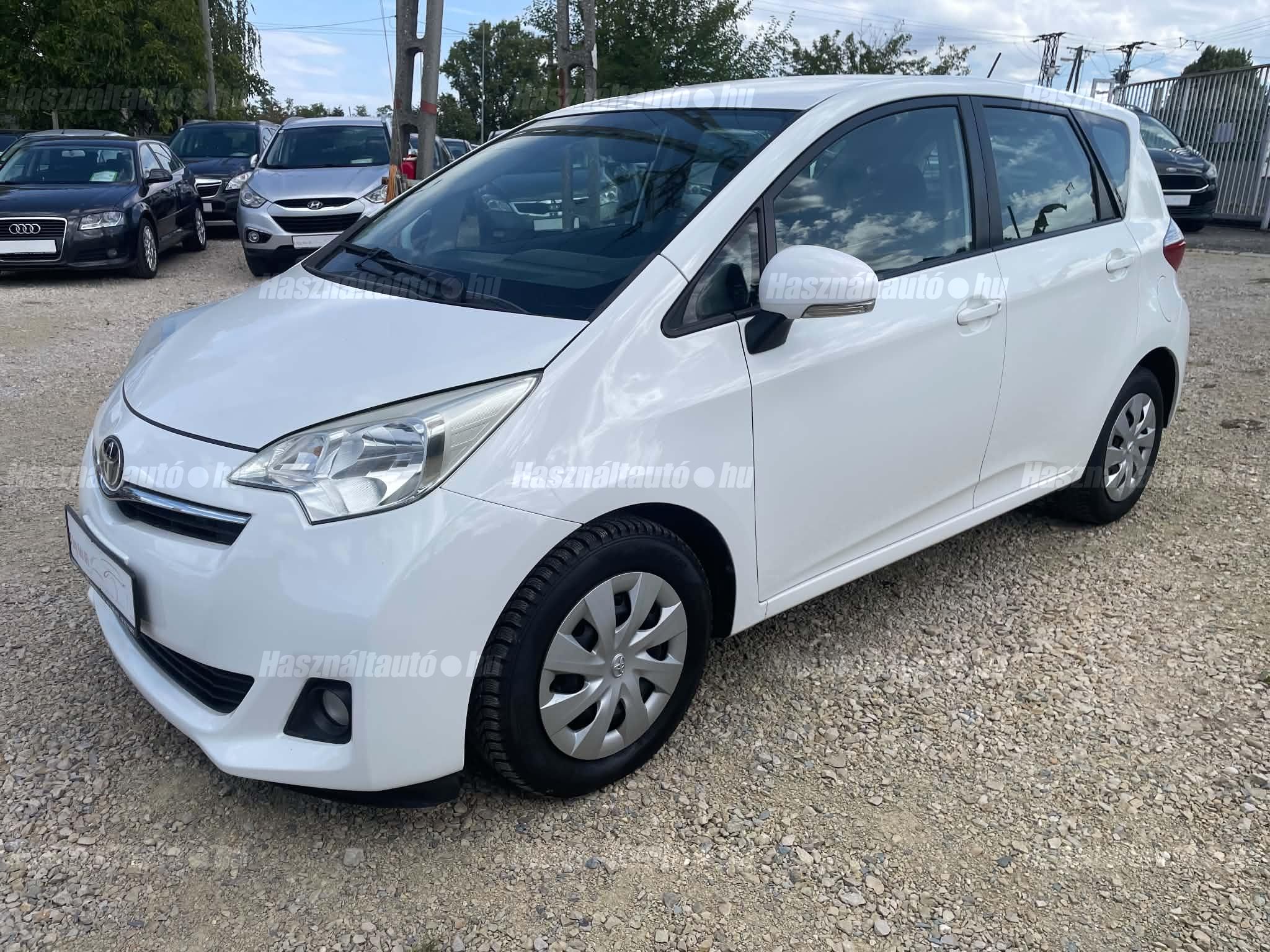 TOYOTA VERSO-S 2011/9 - 1