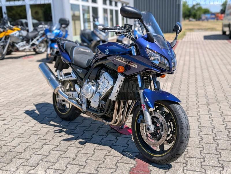 YAMAHA FZS 1000 (FAZER) 2004 - 1