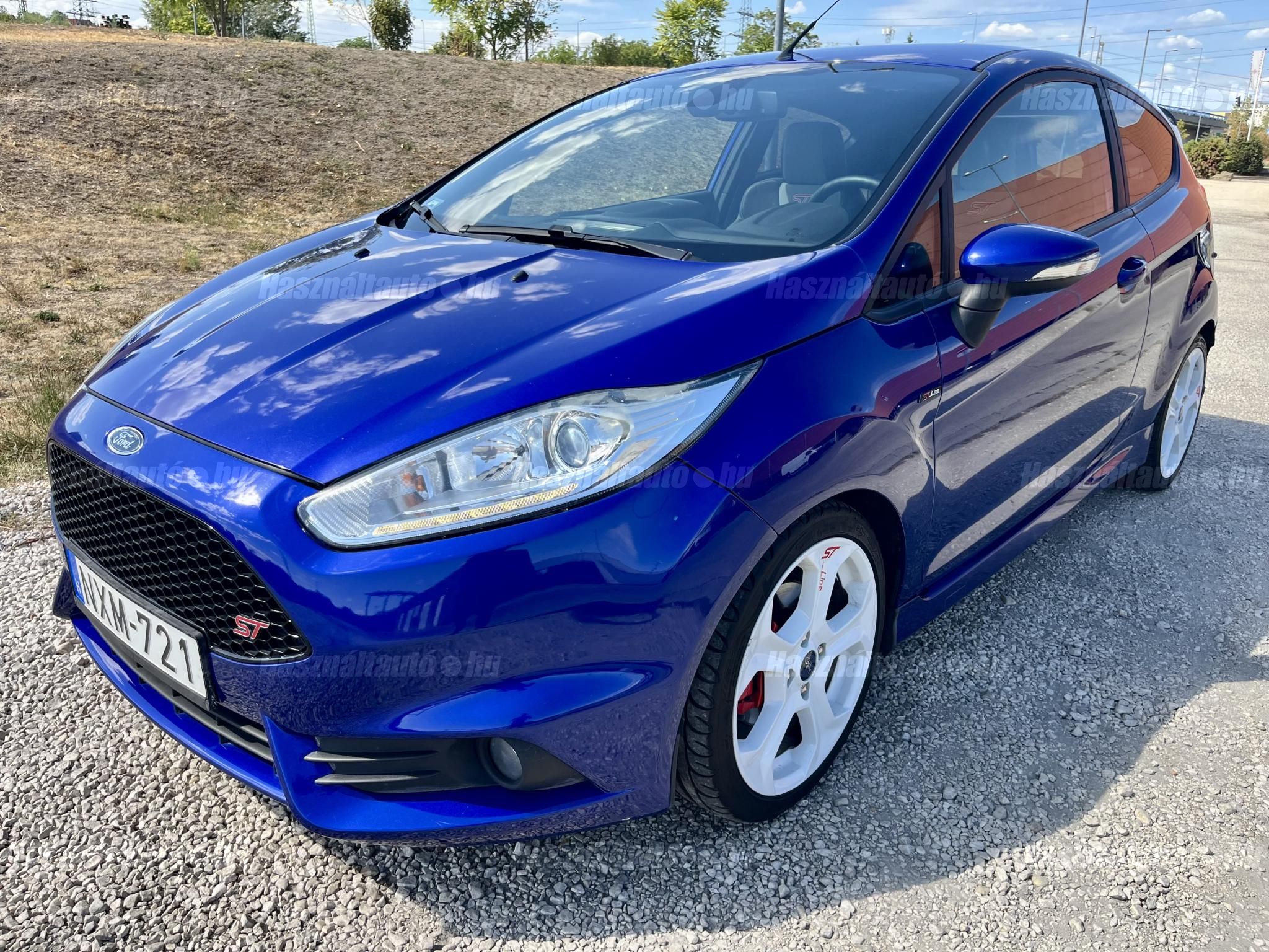 FORD FIESTA 2015/6 - 1