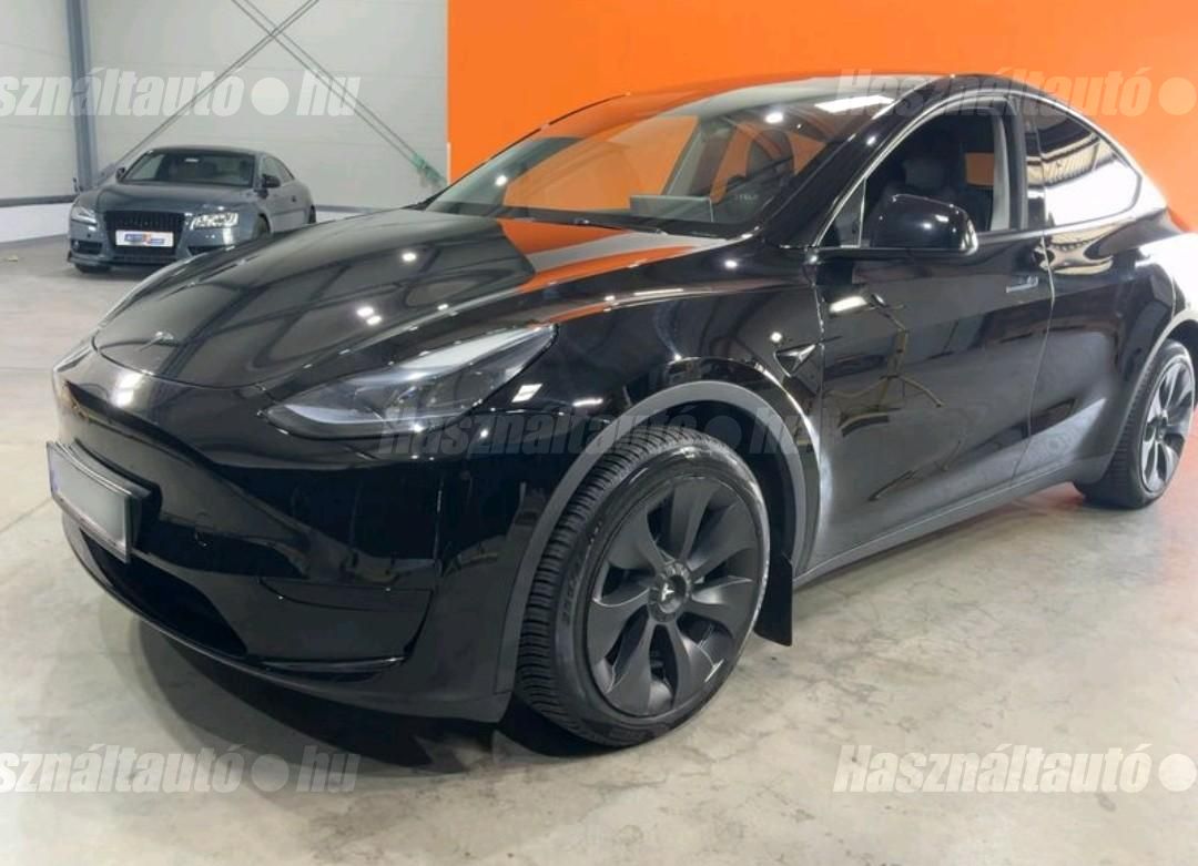TESLA MODEL Y 2023/6 - 1