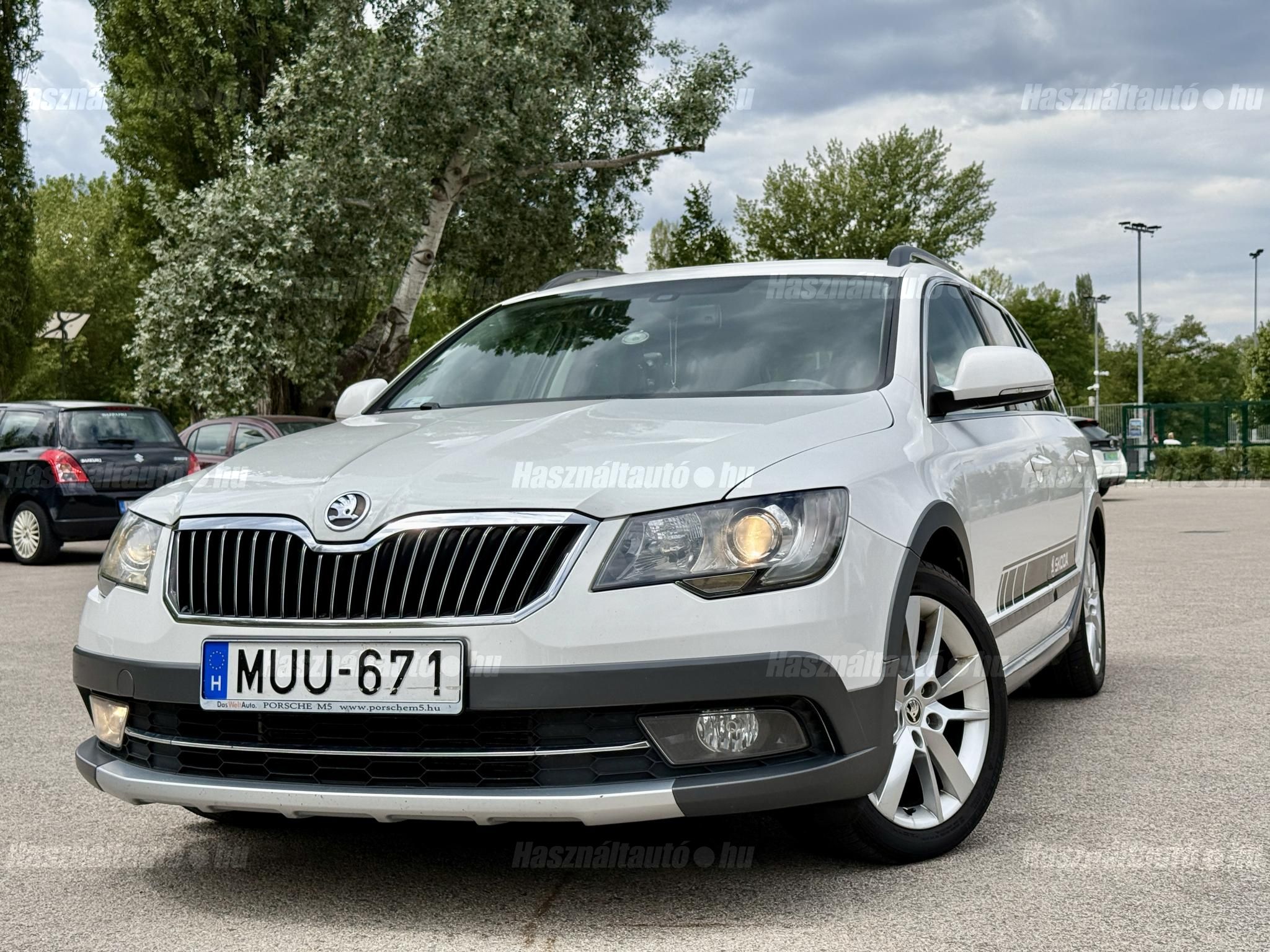 SKODA SUPERB 2014/8 - 1