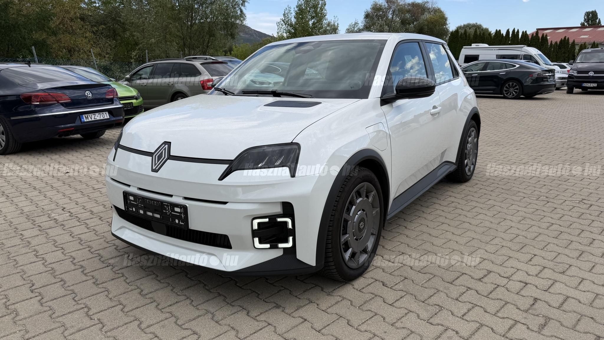 RENAULT R 5 2025/6 - 1