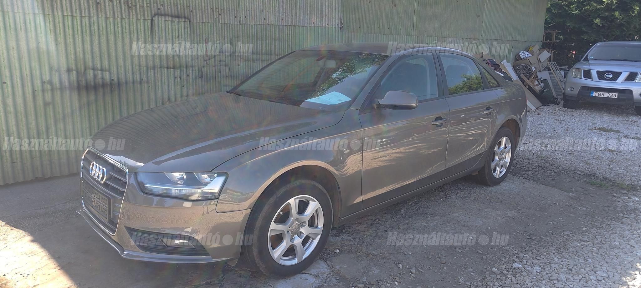 AUDI A4 2013/9 - 1
