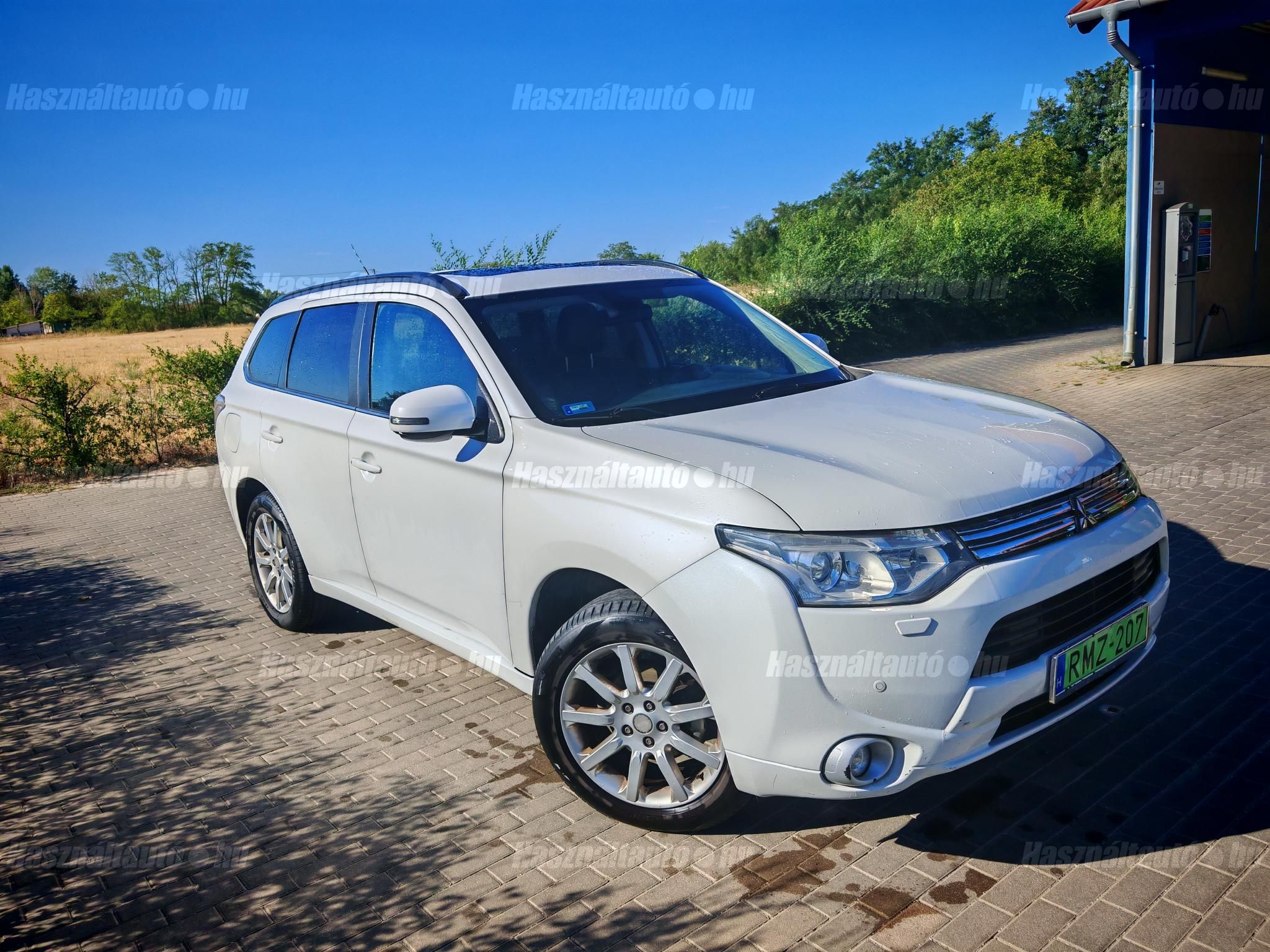 MITSUBISHI OUTLANDER 2013/11 - 1