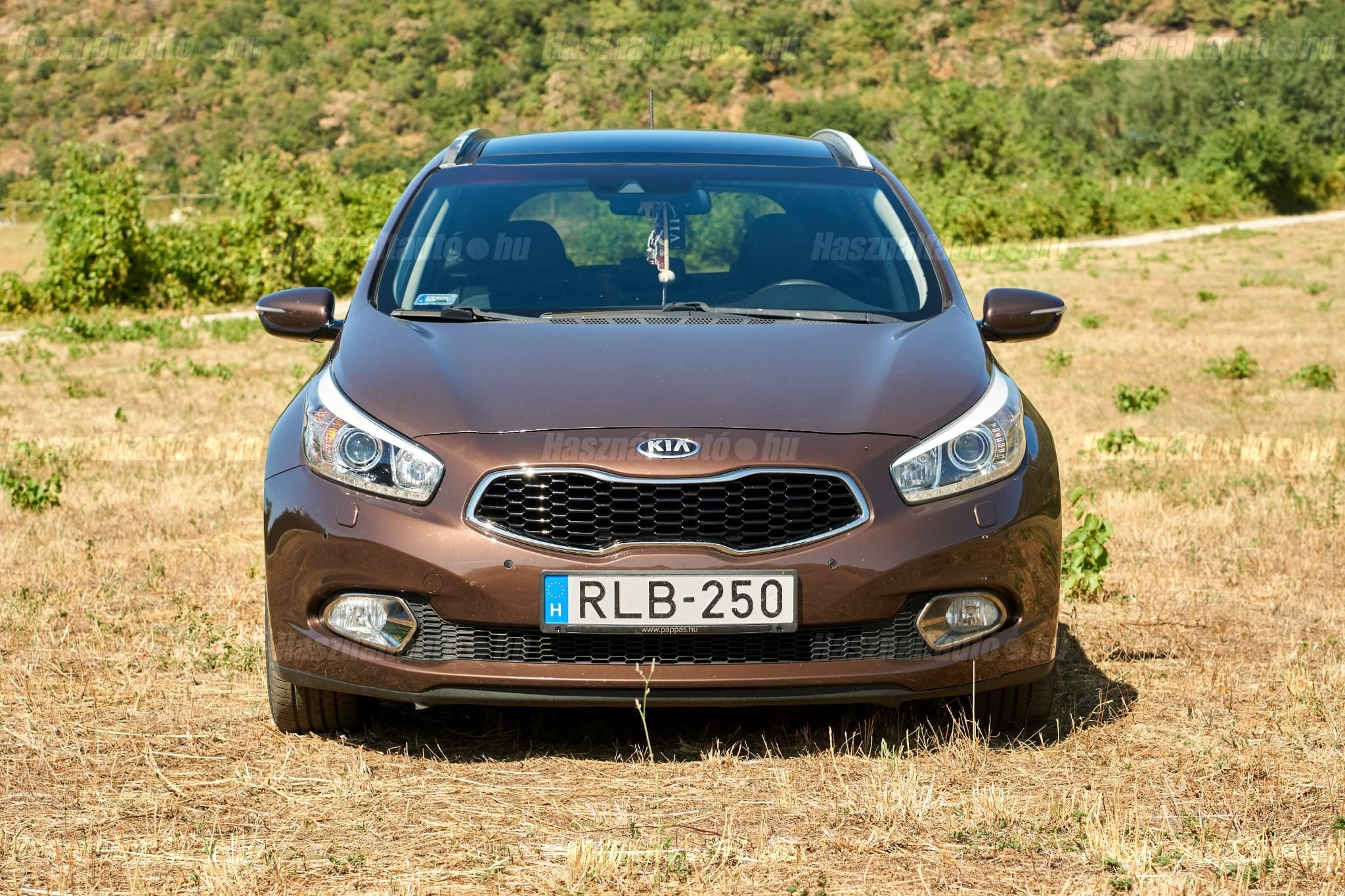 KIA CEE'D 2014/12 - 1