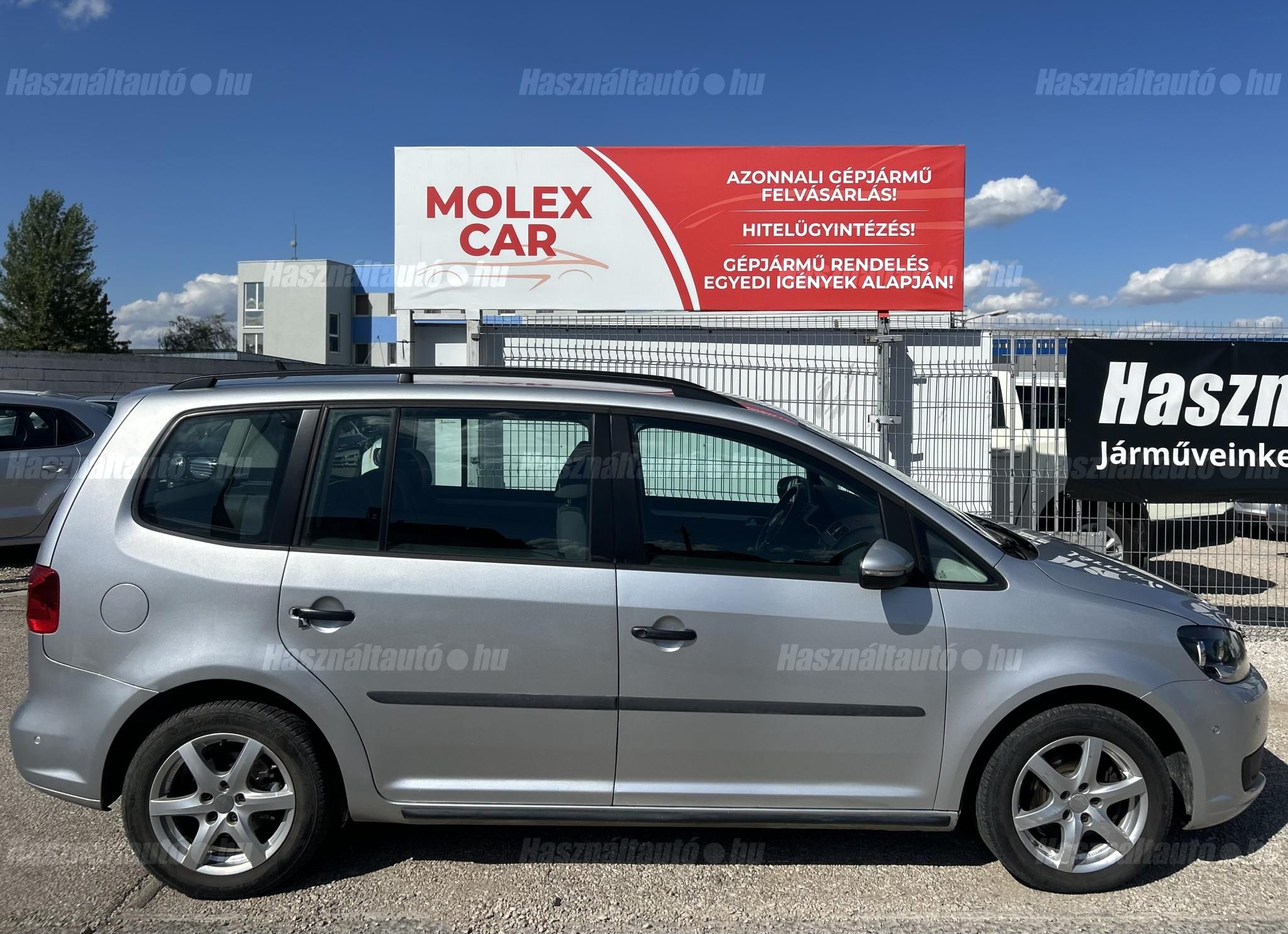 VOLKSWAGEN TOURAN 2010/9 - 1