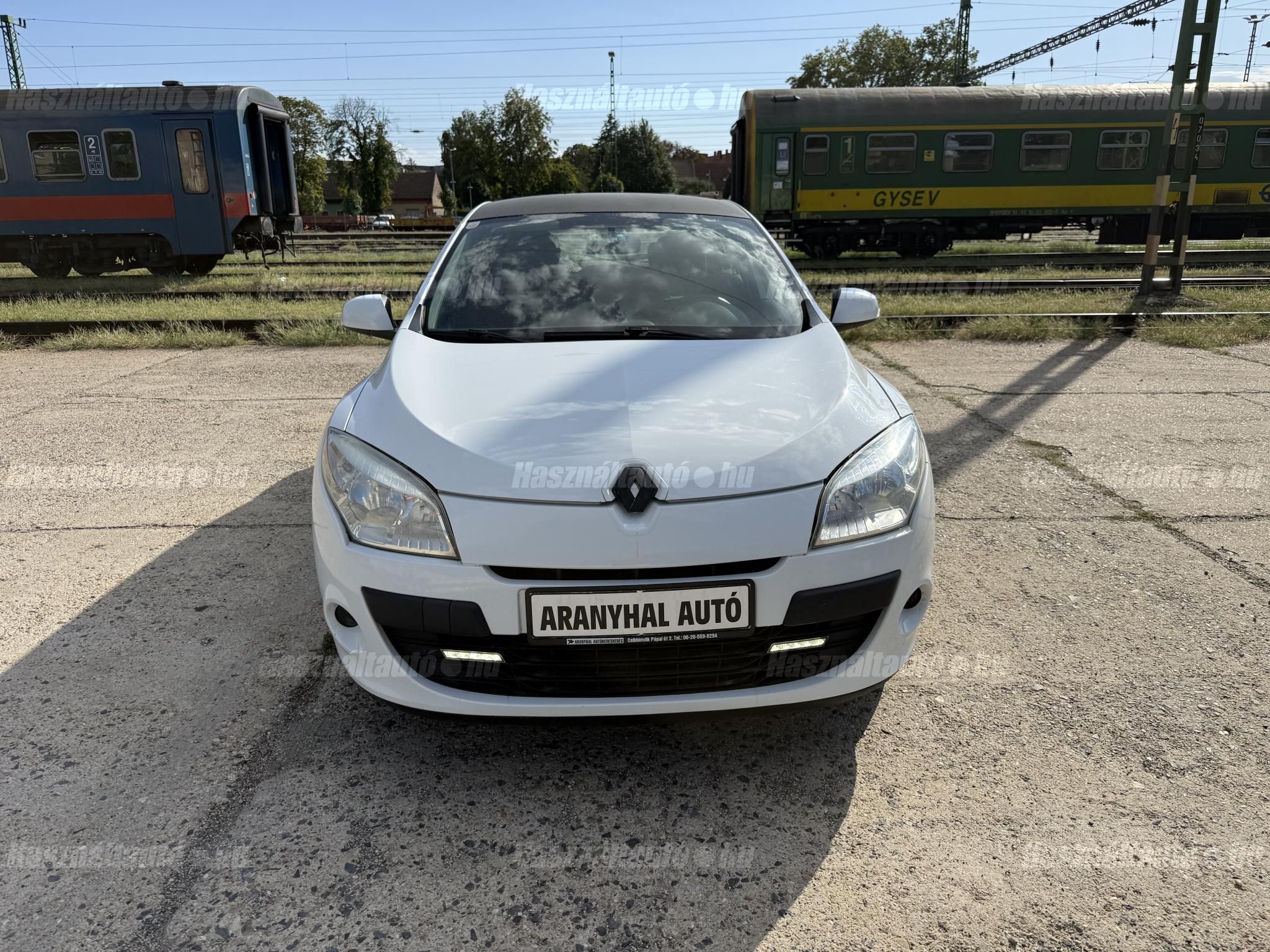 RENAULT MEGANE 2010/6 - 1