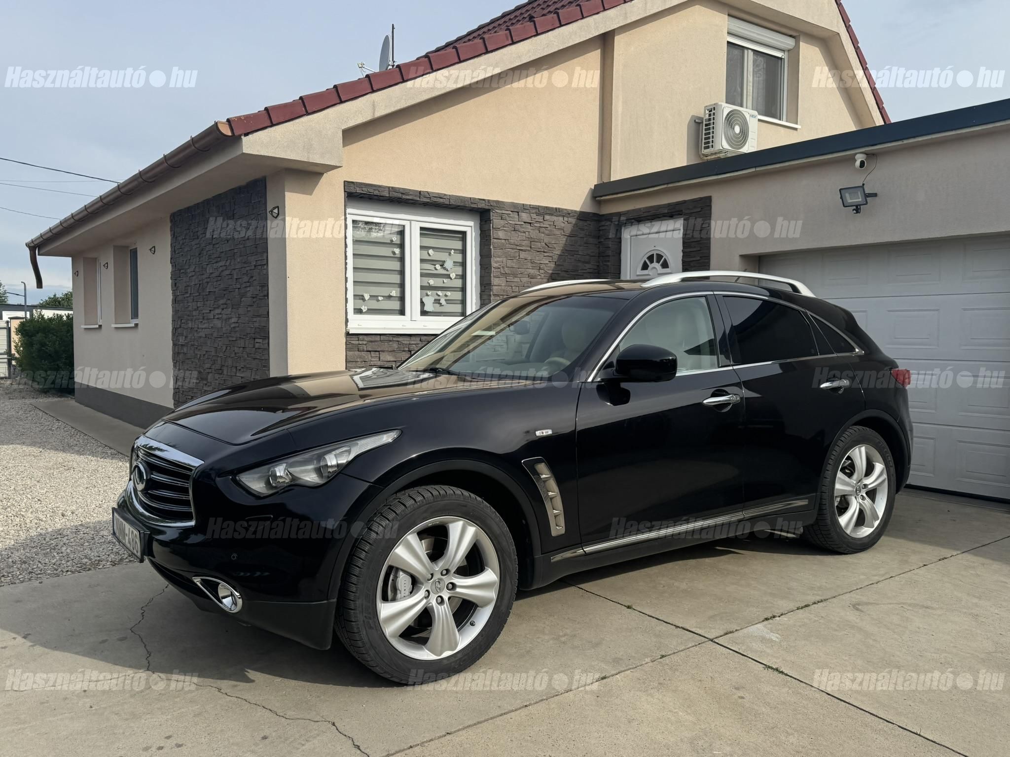 INFINITI QX70 2016 - 1