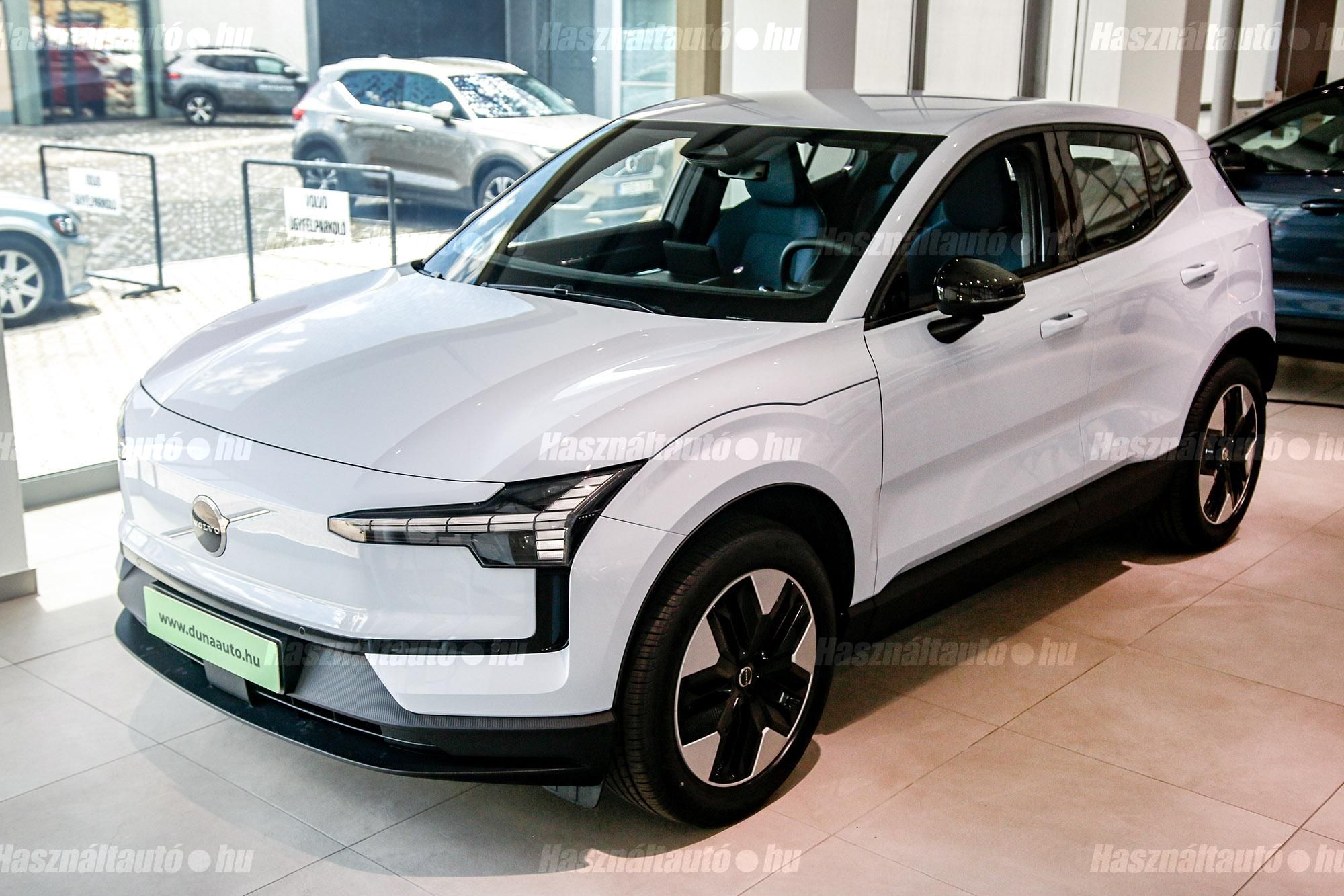 VOLVO EX30 2026 - 1