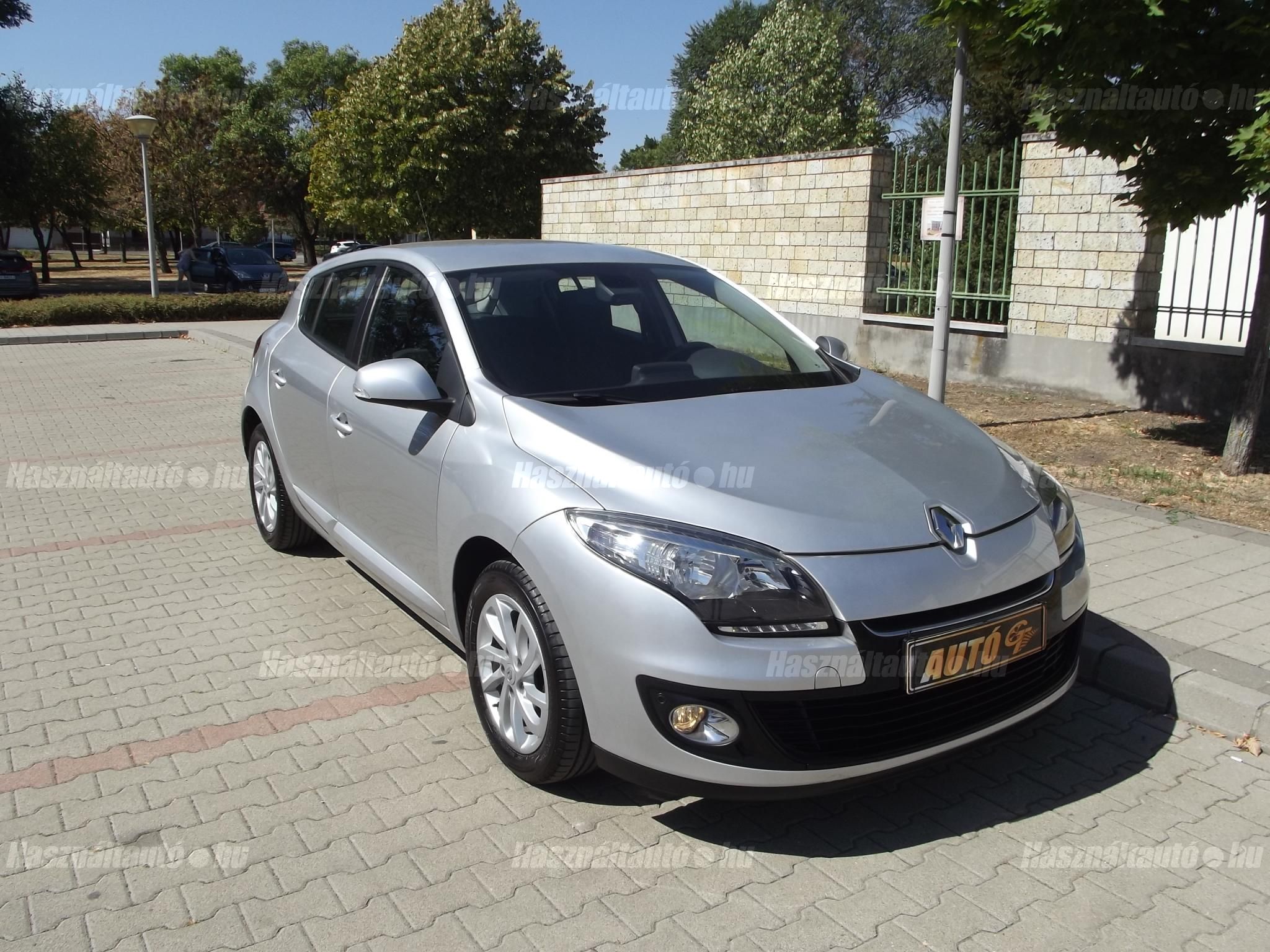 RENAULT MEGANE 2013/9 - 1