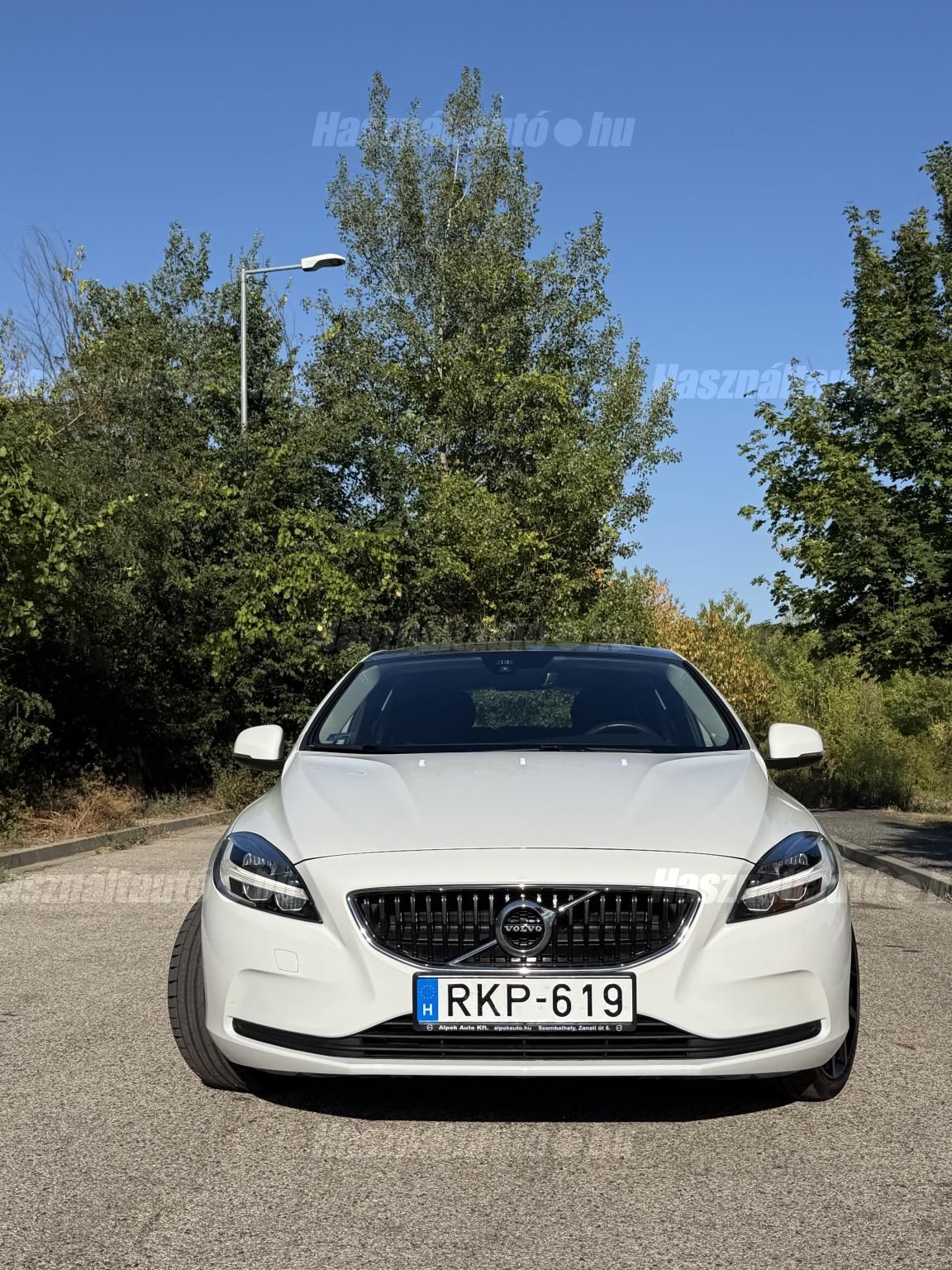 VOLVO V40 2019 - 1