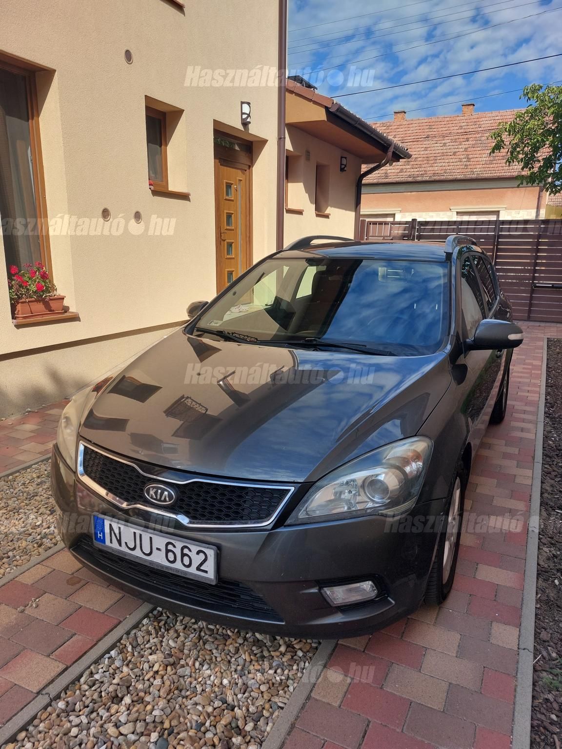 KIA CEE'D 2011/9 - 1
