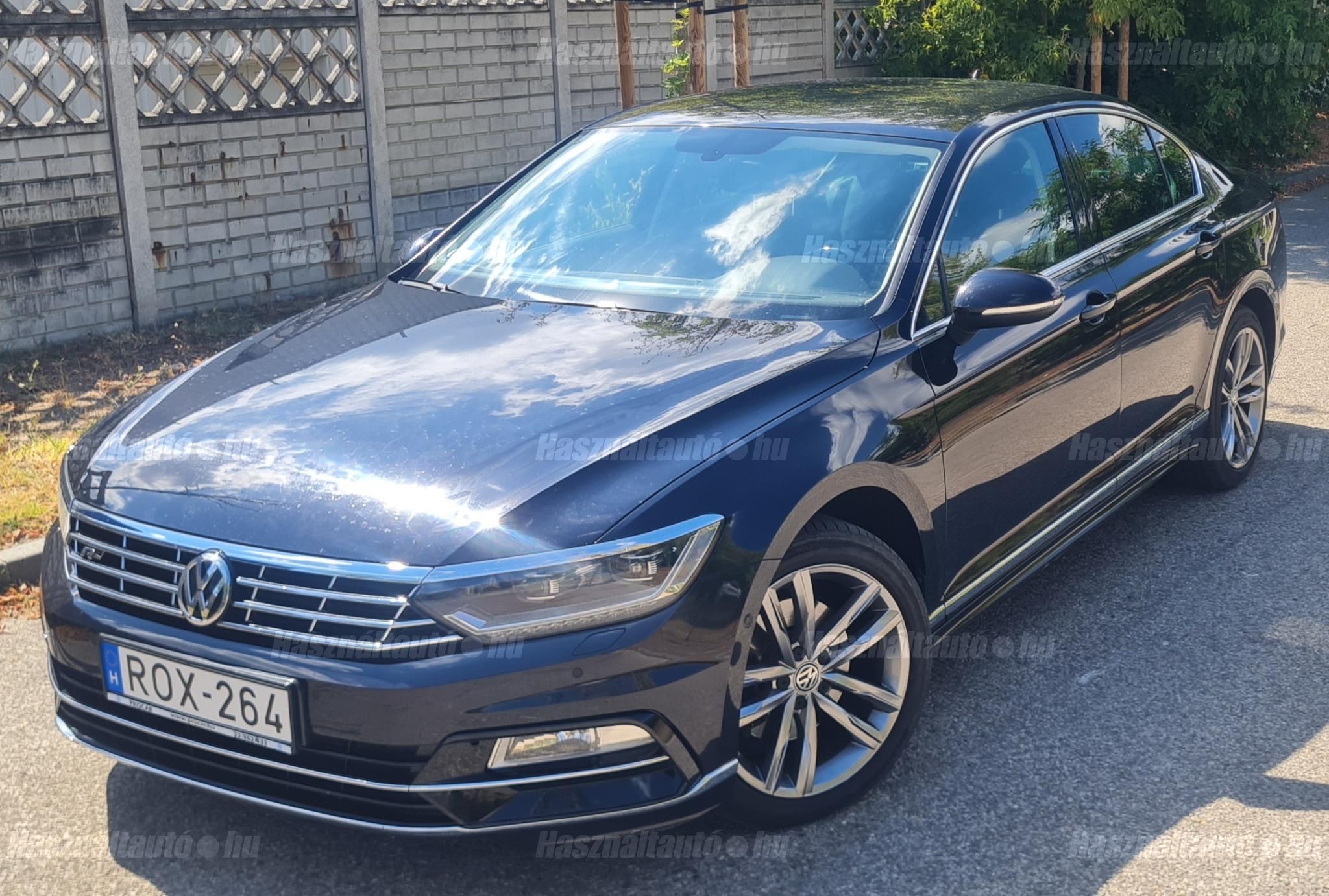 VOLKSWAGEN PASSAT 2019/8 - 1
