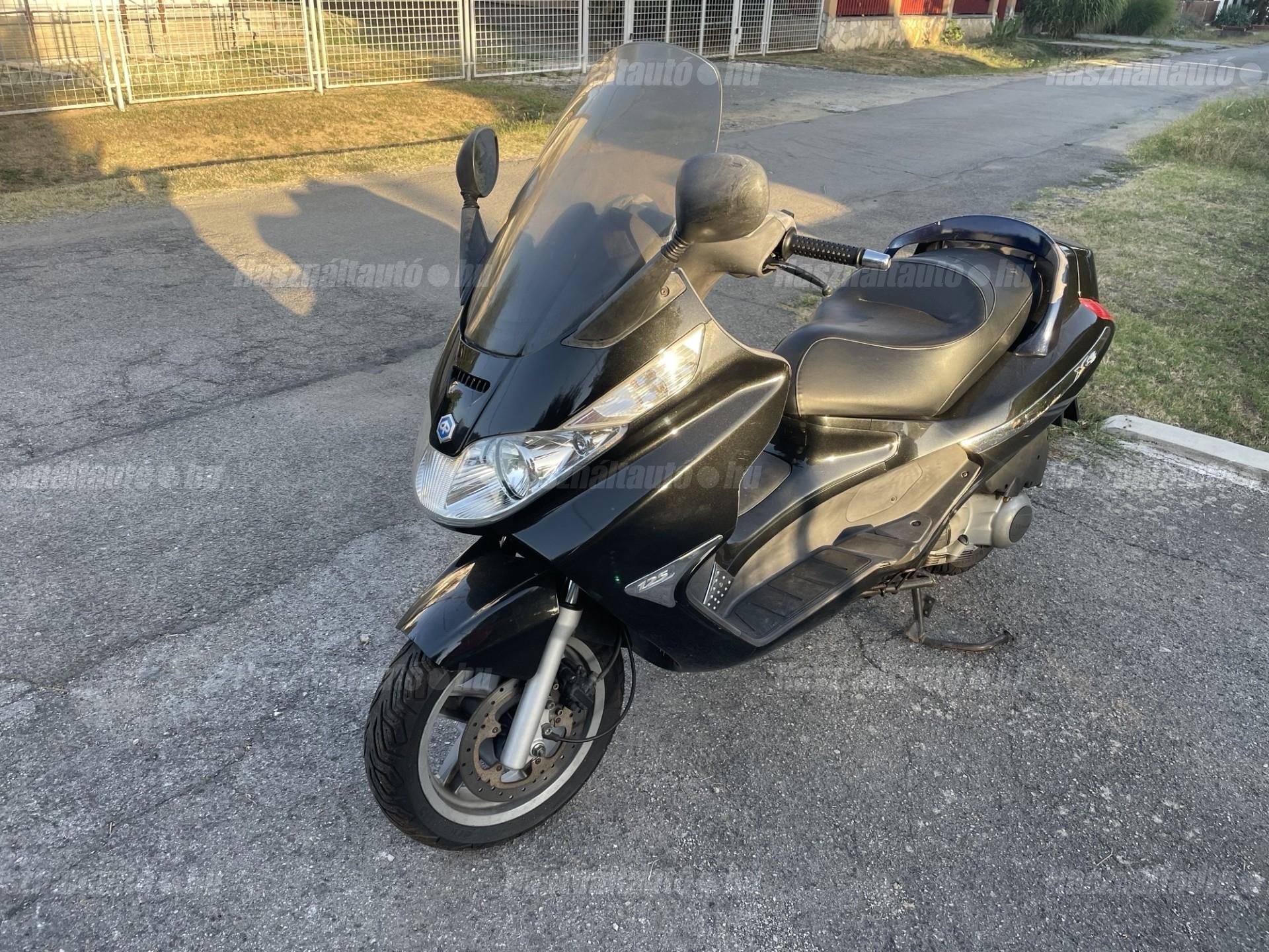 PIAGGIO X 8 2007/4 - 1