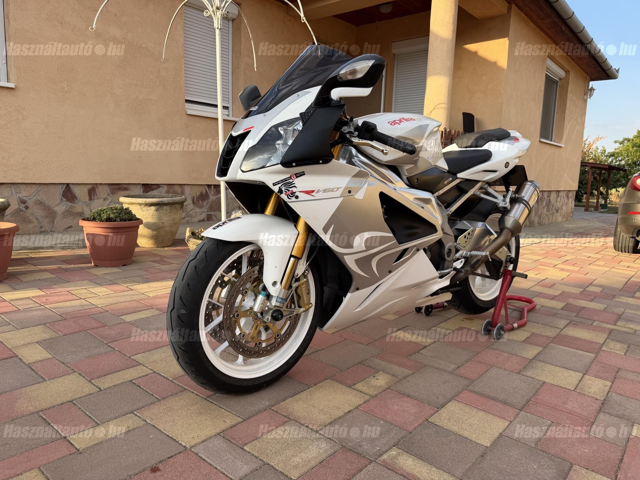 APRILIA RSV 1000 2010 - 1