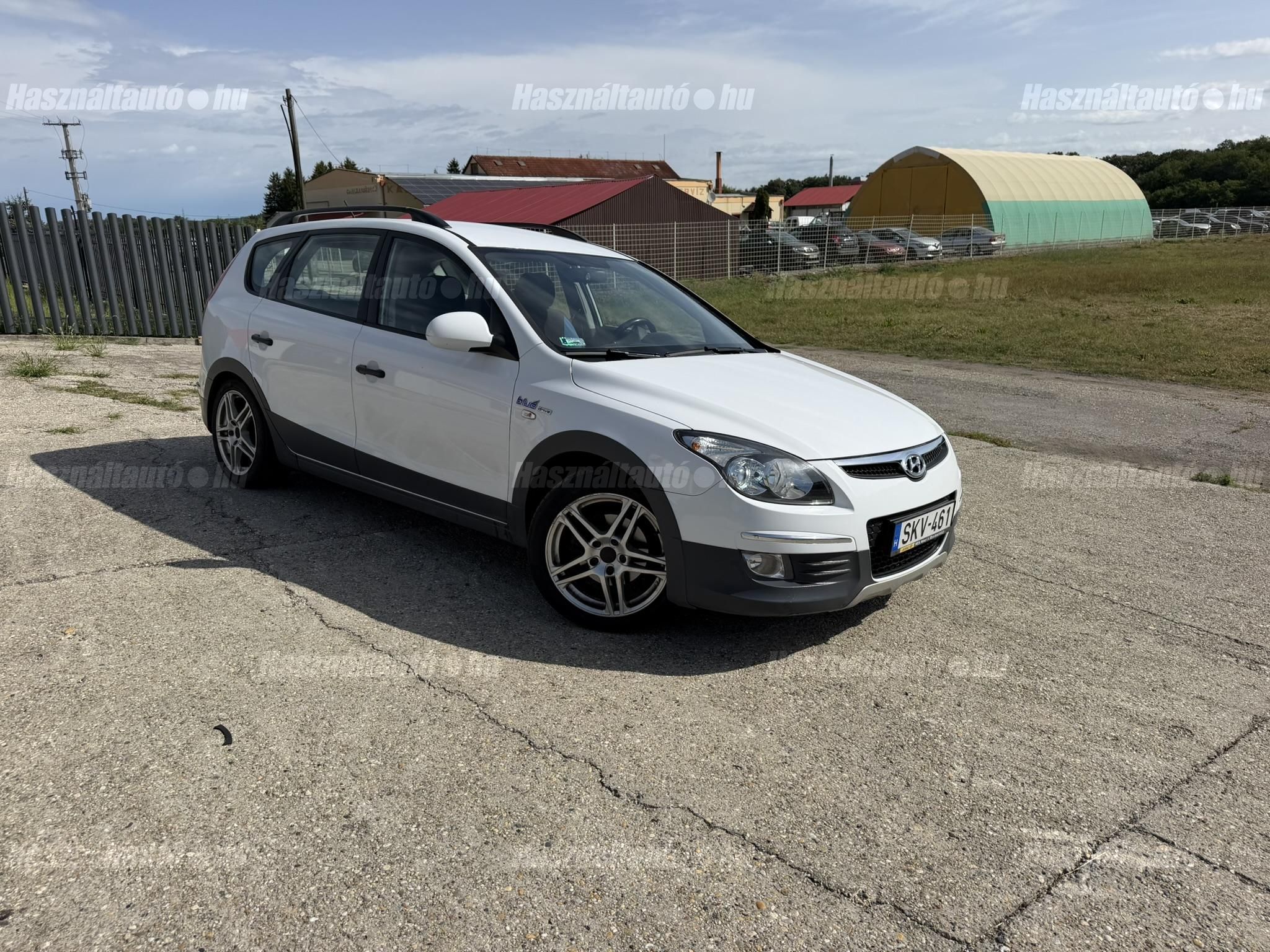 HYUNDAI I30 2010/4 - 1