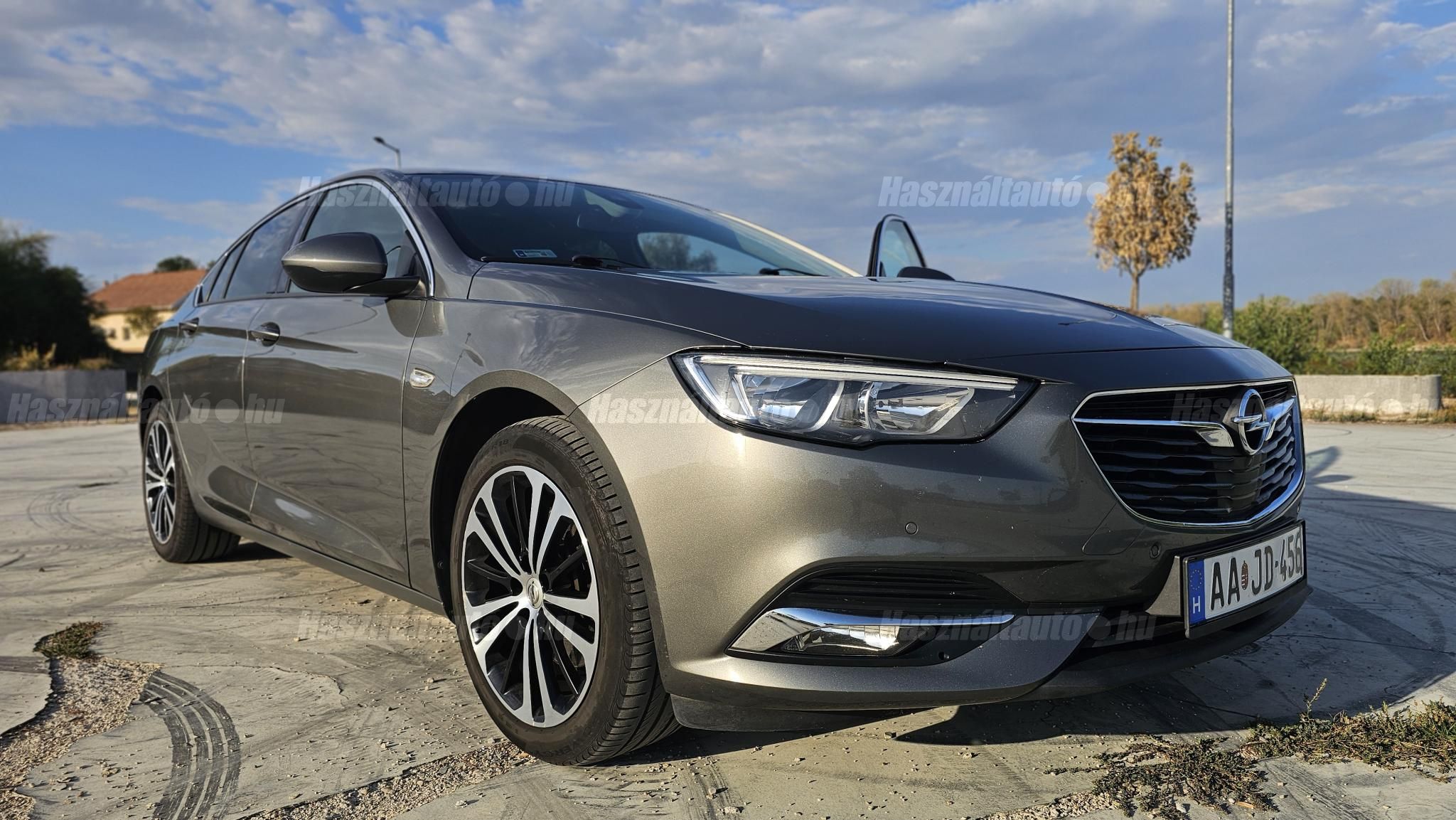 OPEL INSIGNIA 2018/8 - 1