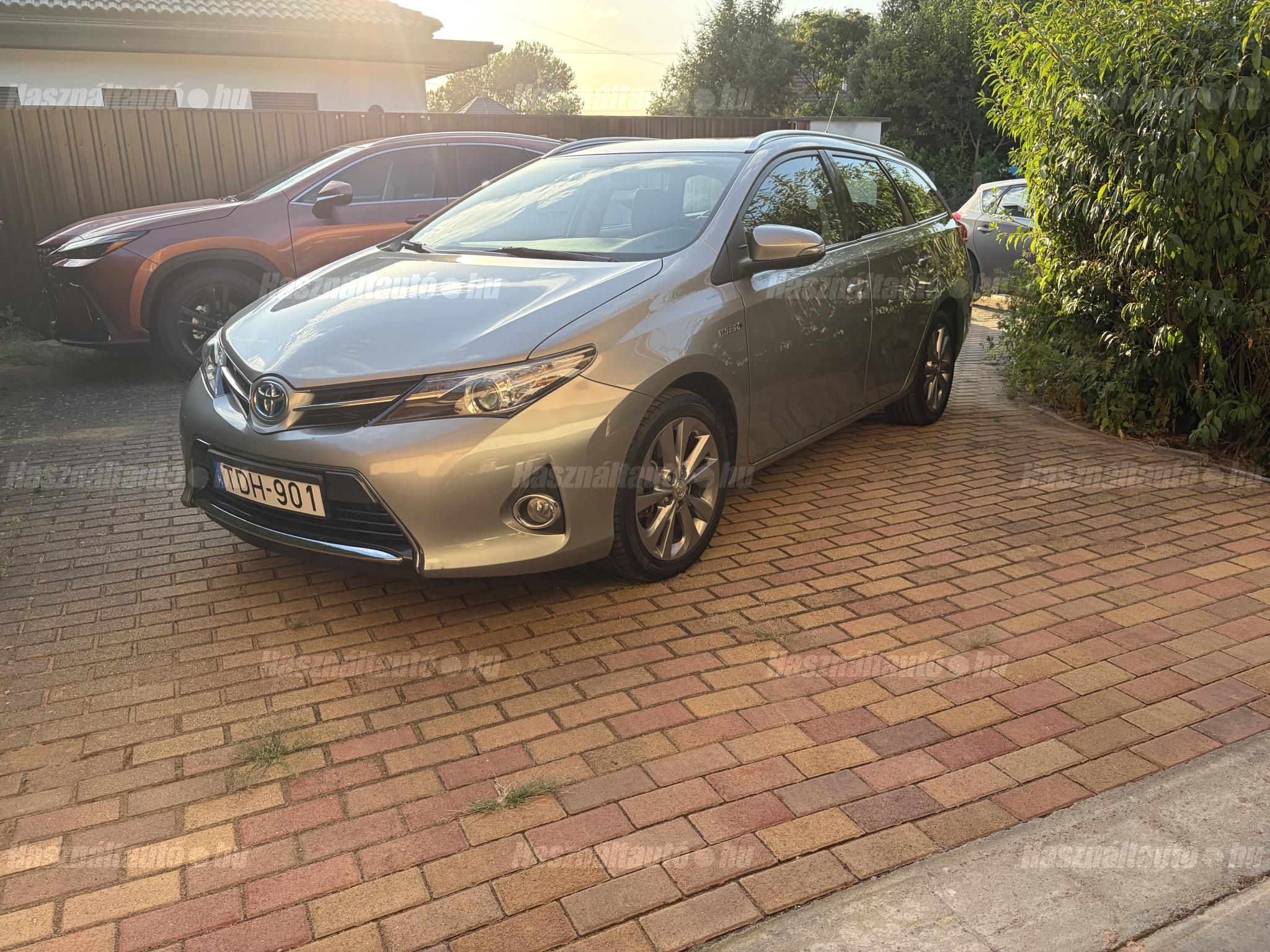 TOYOTA AURIS 2014/6 - 1