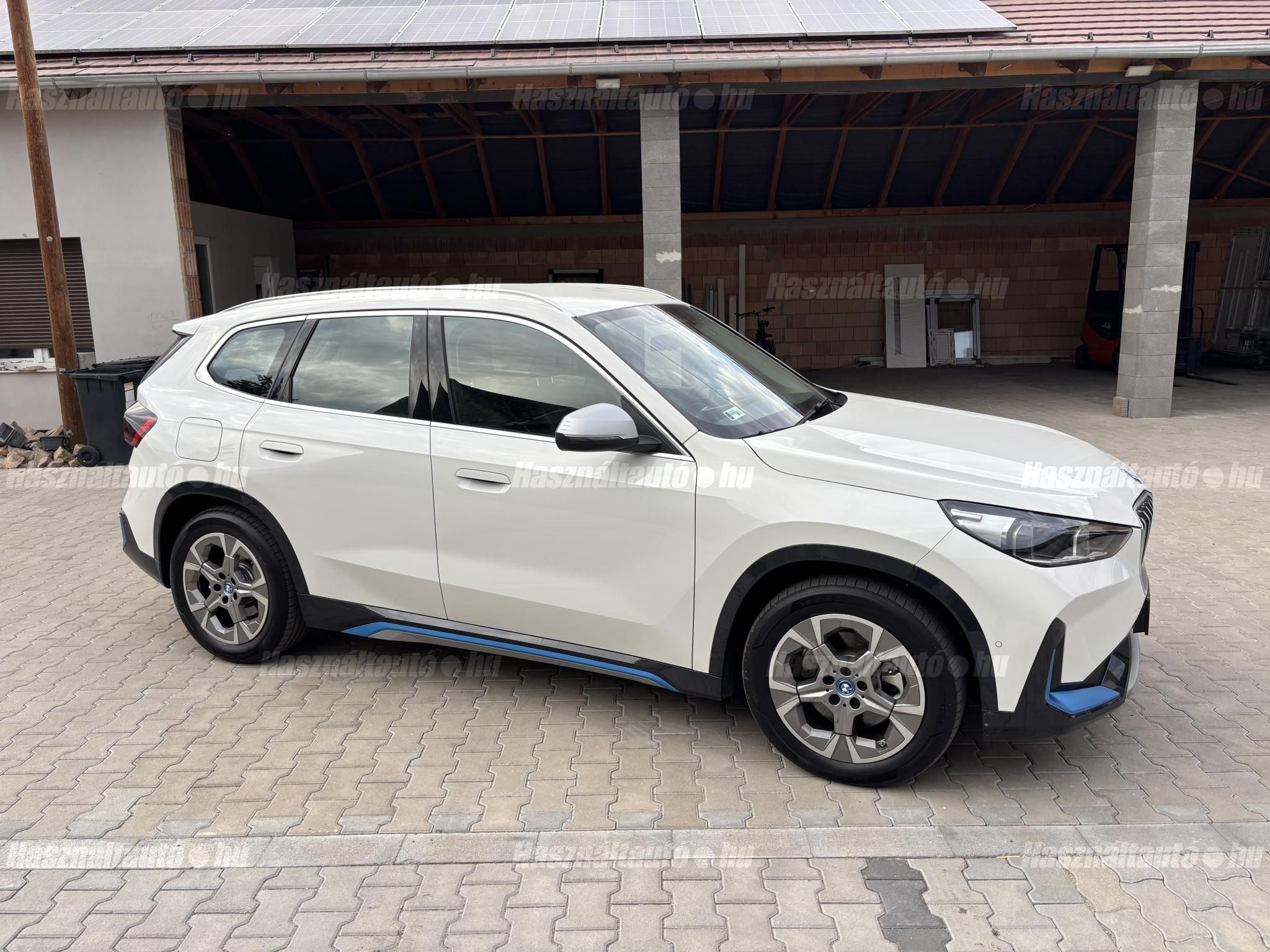 BMW IX1 2023/9 - 1