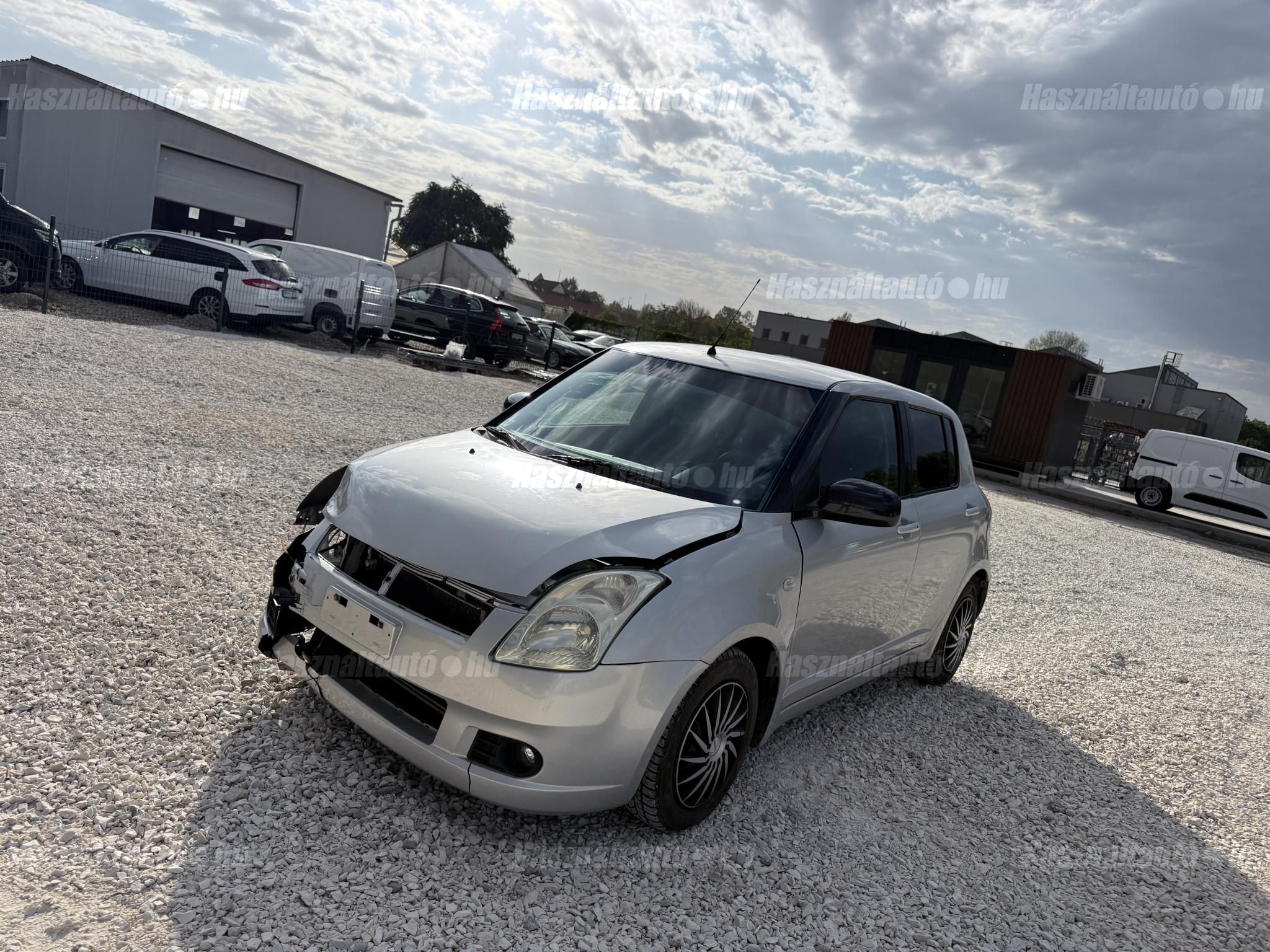 SUZUKI SWIFT 2005/6 - 1