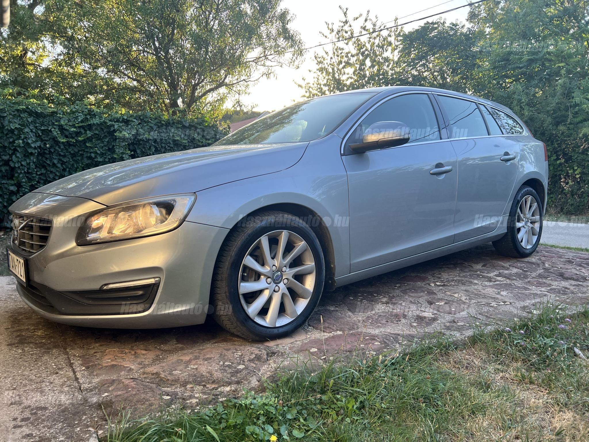 VOLVO V60 2016/3 - 1