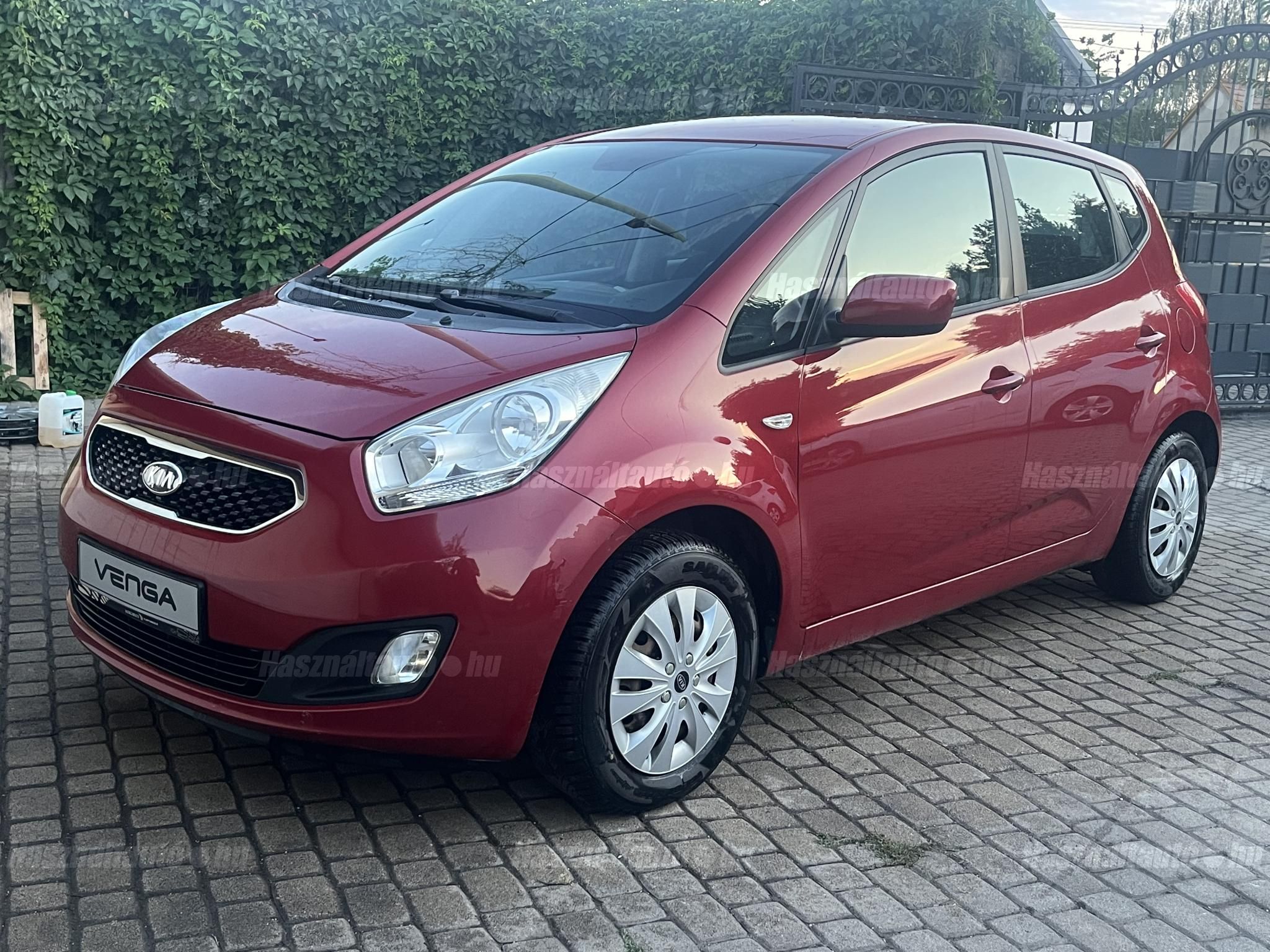 KIA VENGA 2012/8 - 1