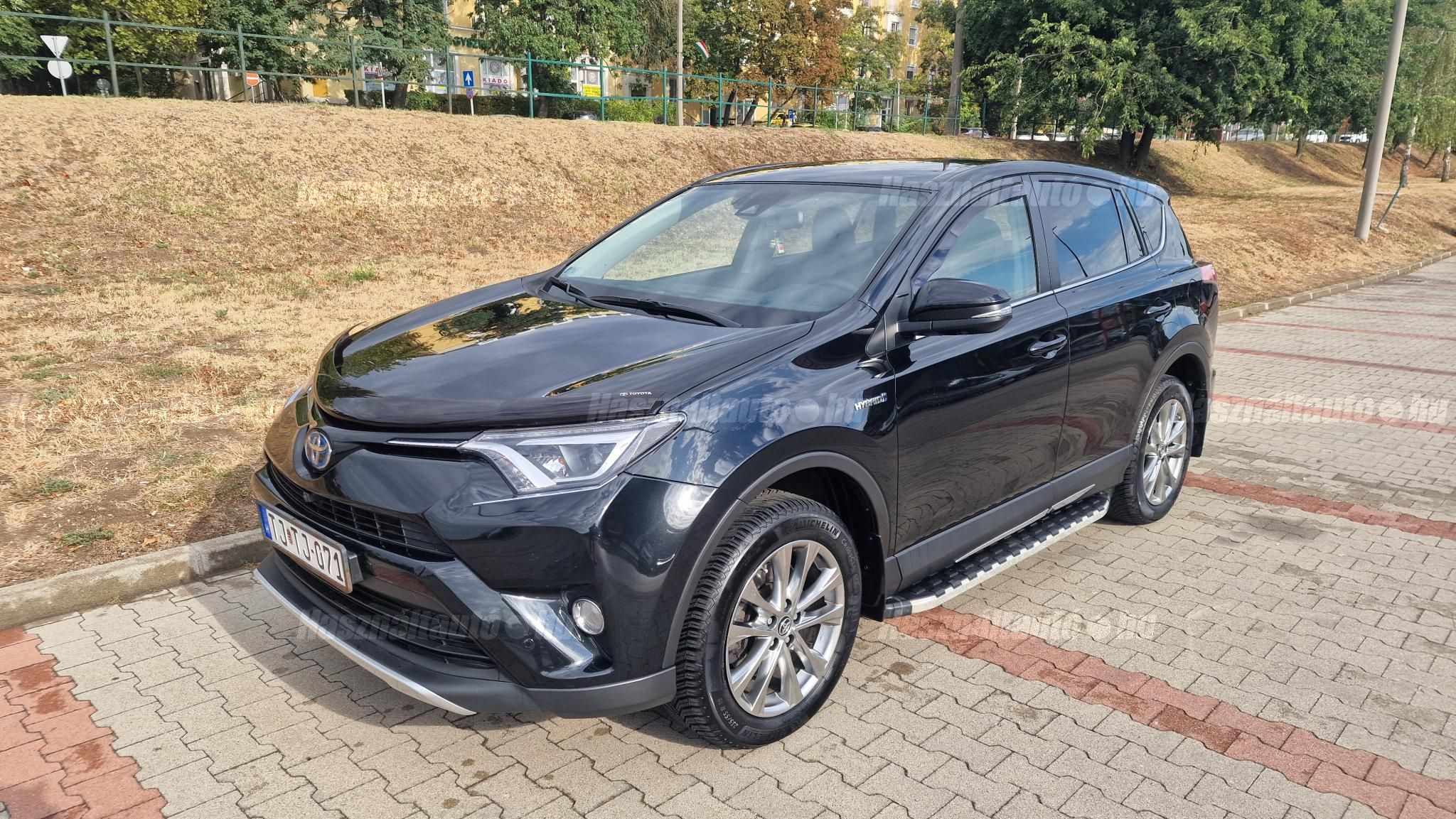 TOYOTA RAV 4 2016/7 - 1