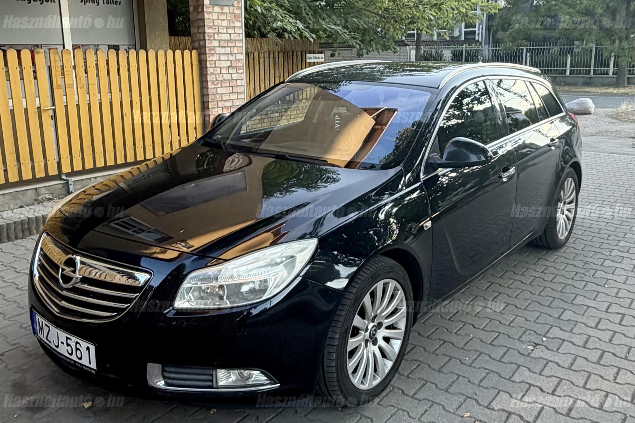OPEL INSIGNIA 2011/6 - 1