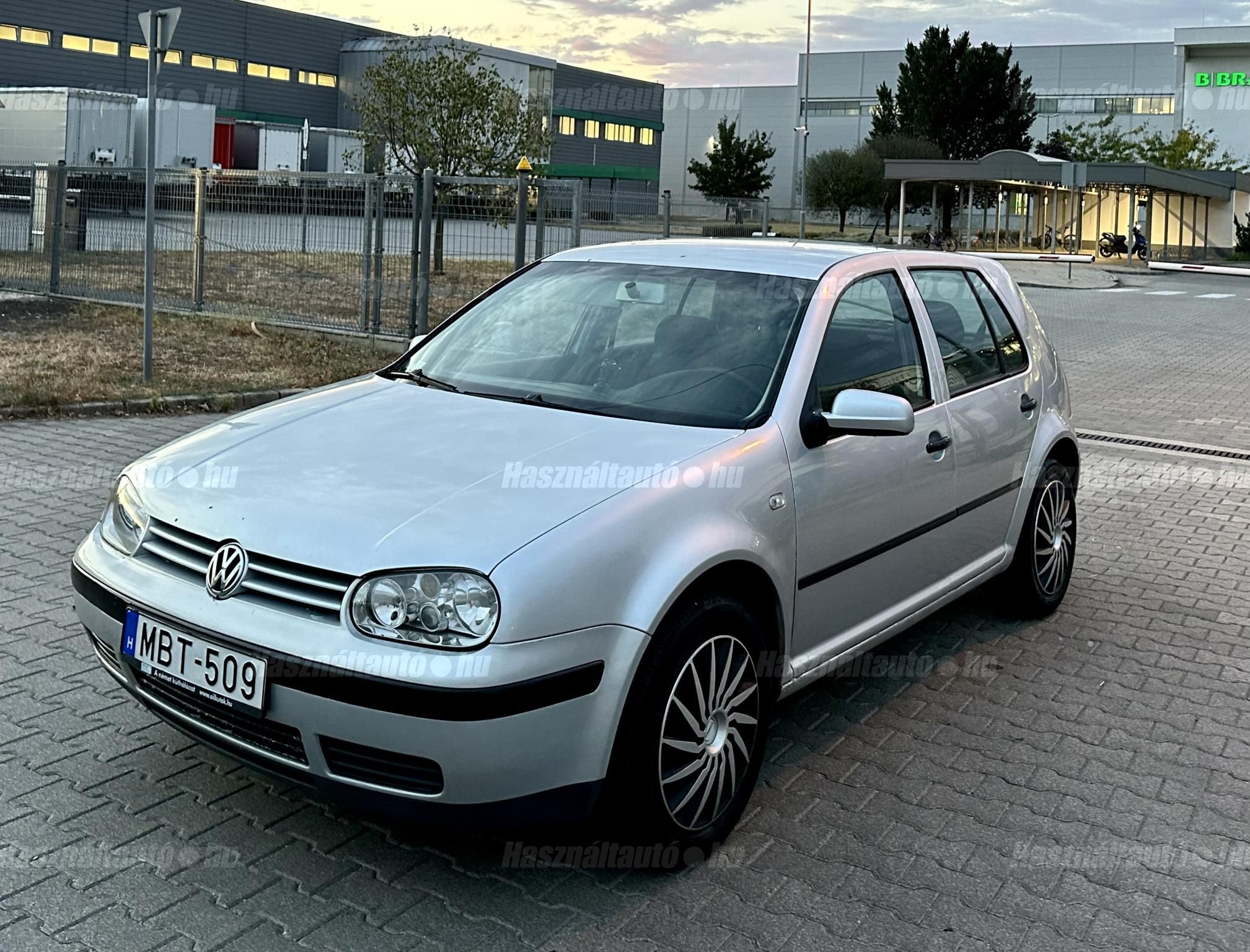 VOLKSWAGEN GOLF IV 2003/10 - 1