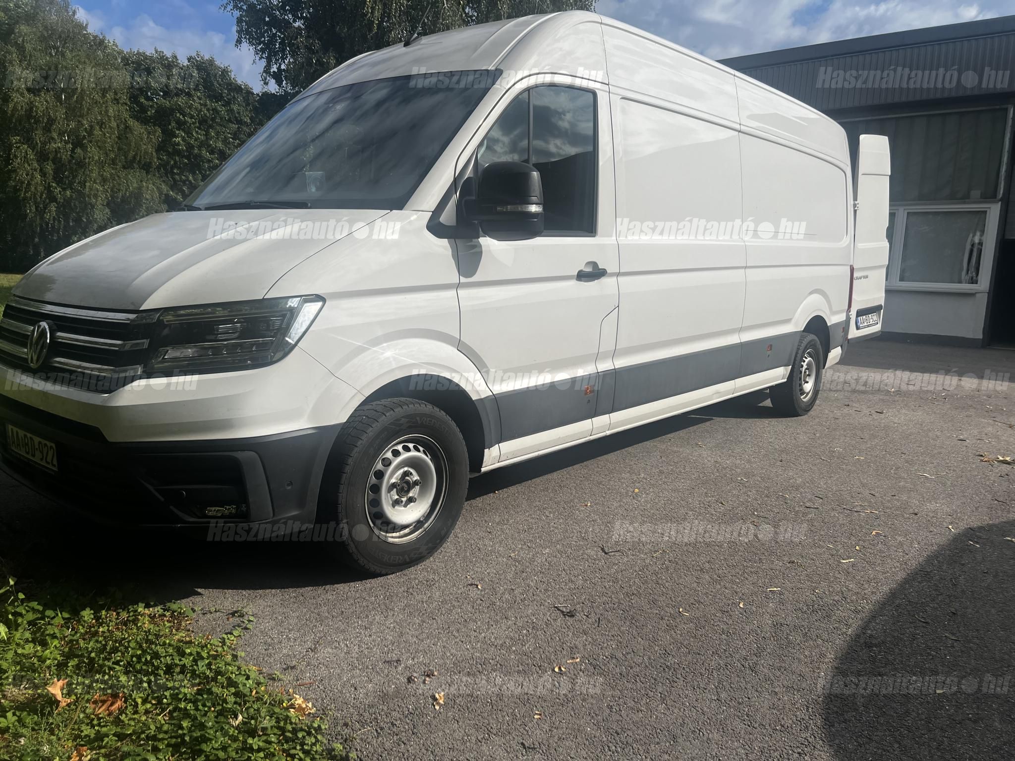 VOLKSWAGEN CRAFTER 2022 - 1