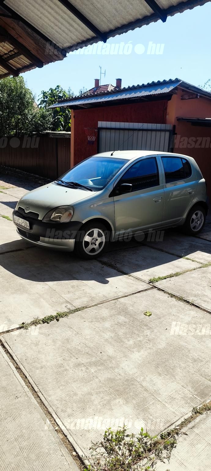 TOYOTA YARIS 2001/3 - 1