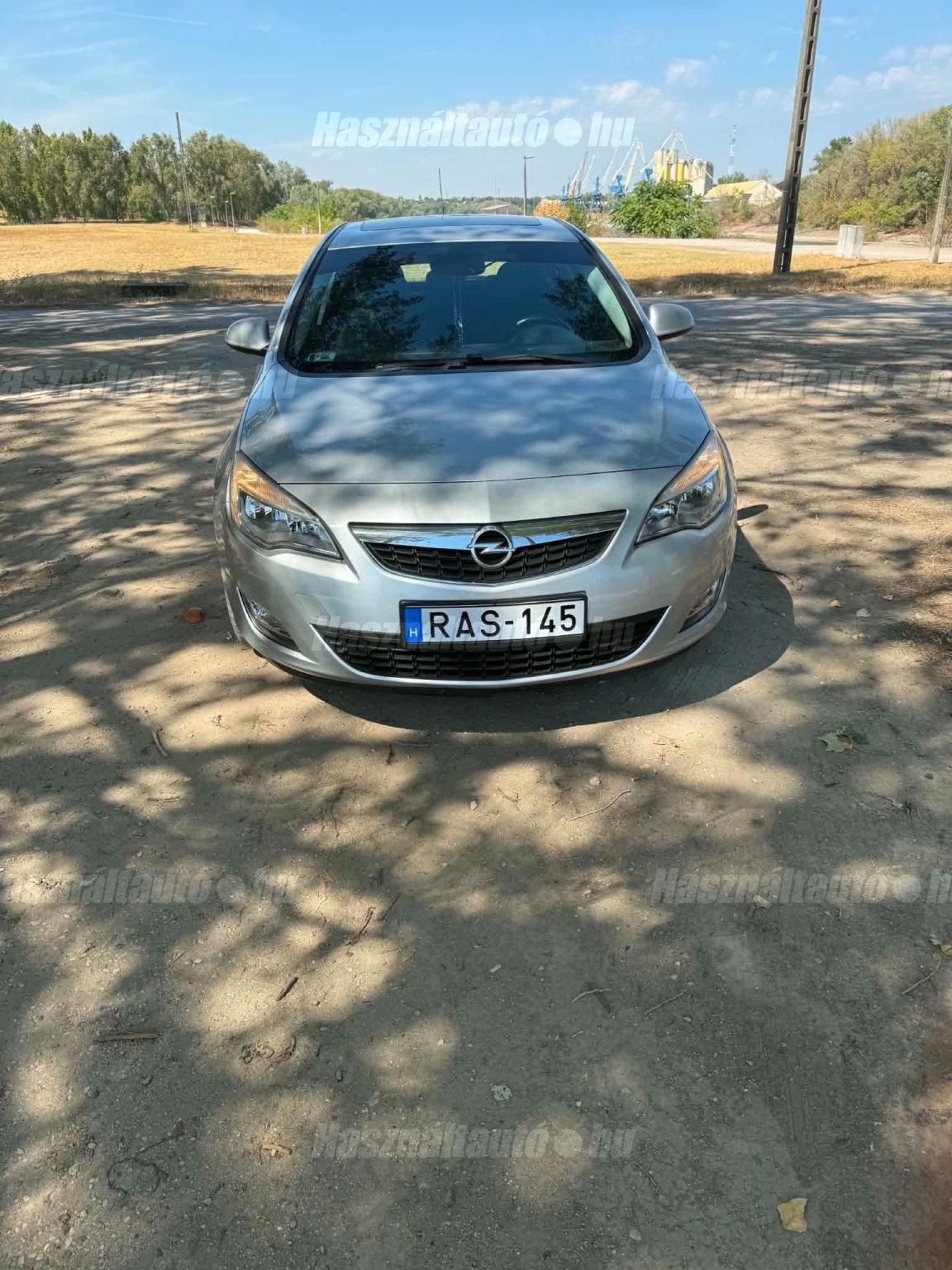 OPEL ASTRA J 2012/6 - 1