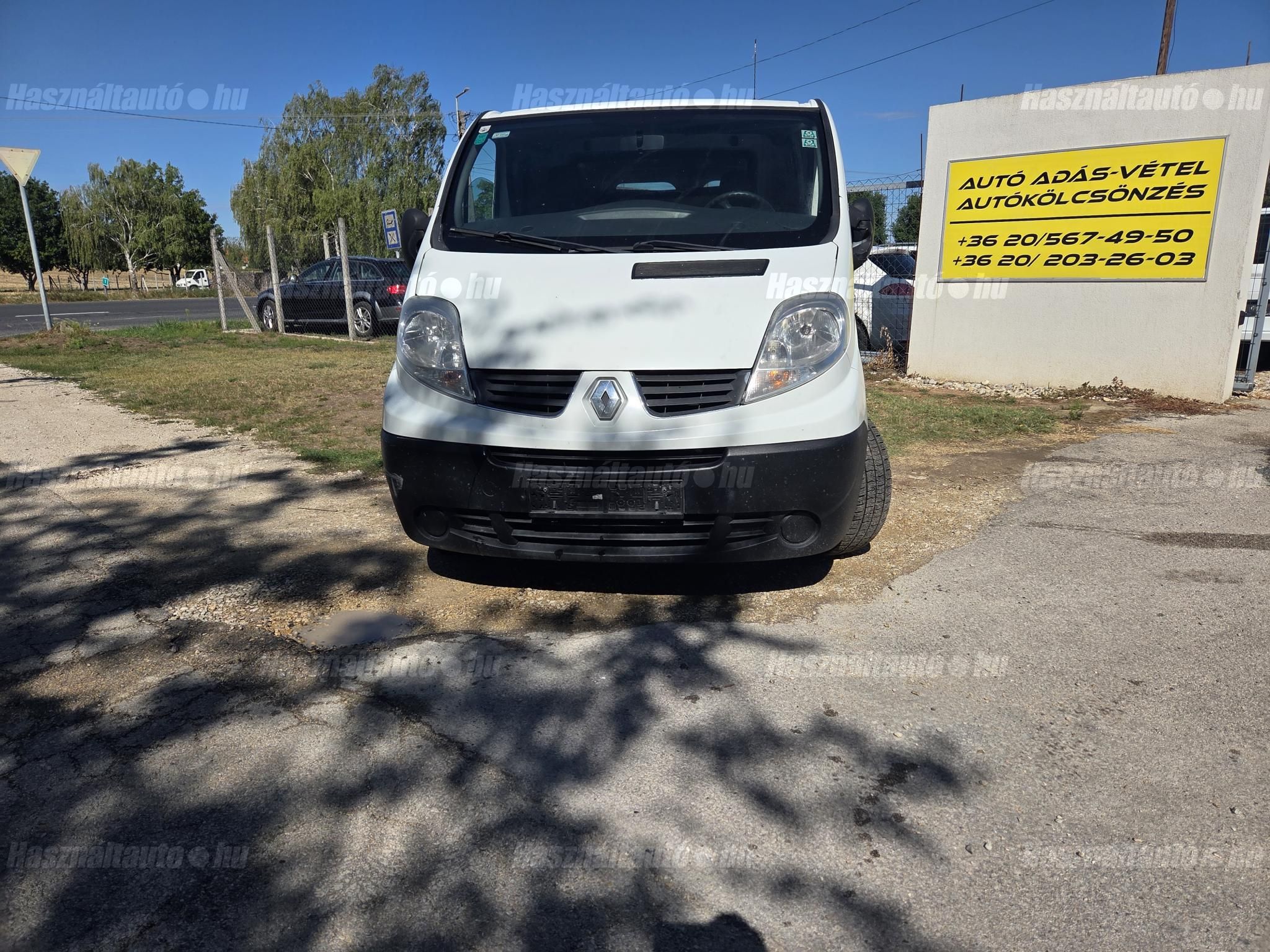 RENAULT TRAFIC 2011/12 - 1