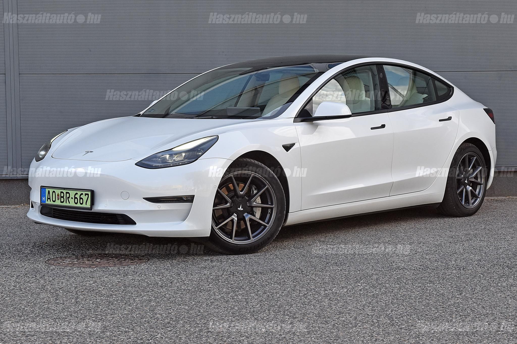TESLA MODEL 3 2021/12 - 1