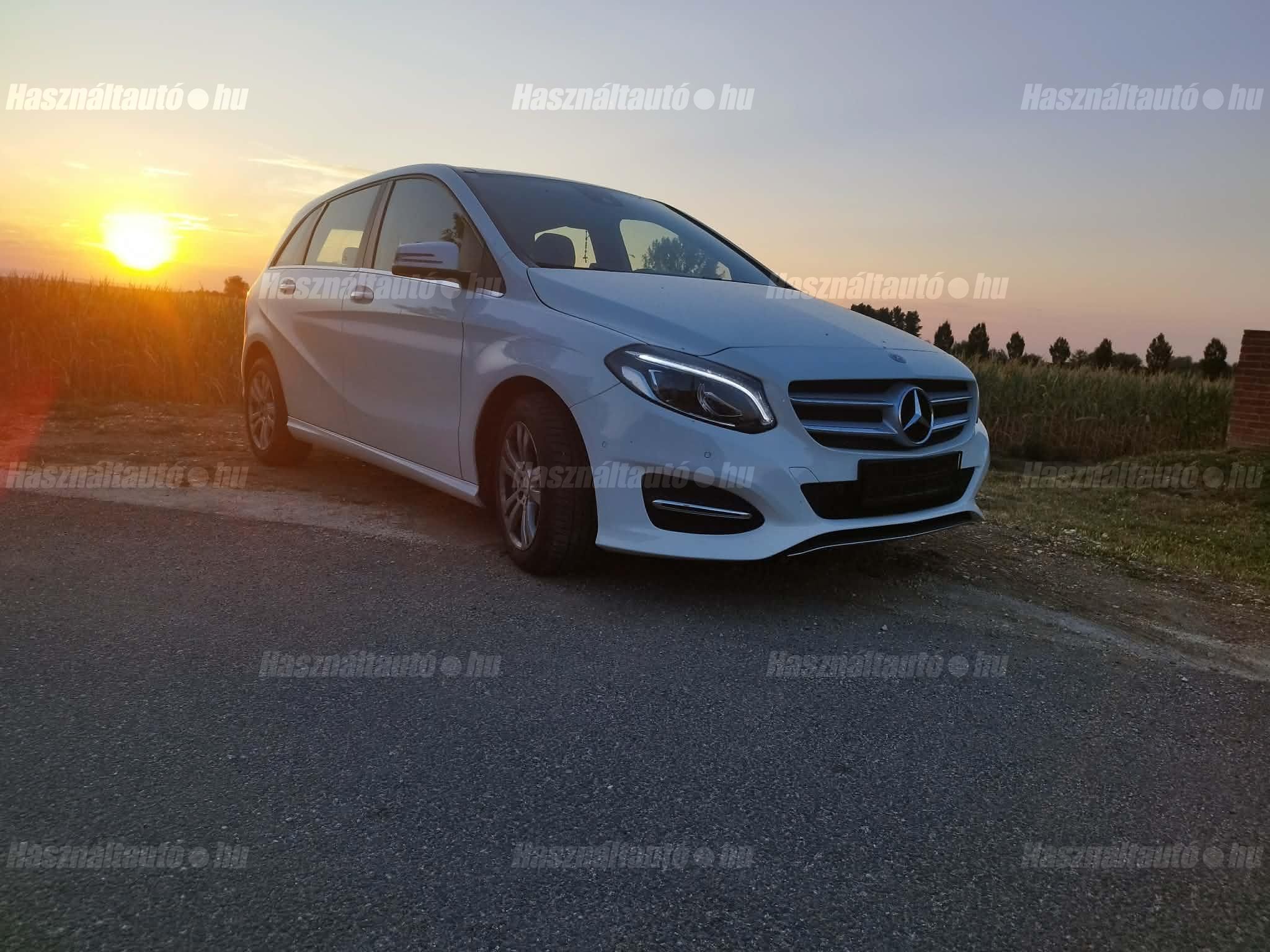 MERCEDES-BENZ B 200 2017/8 - 1