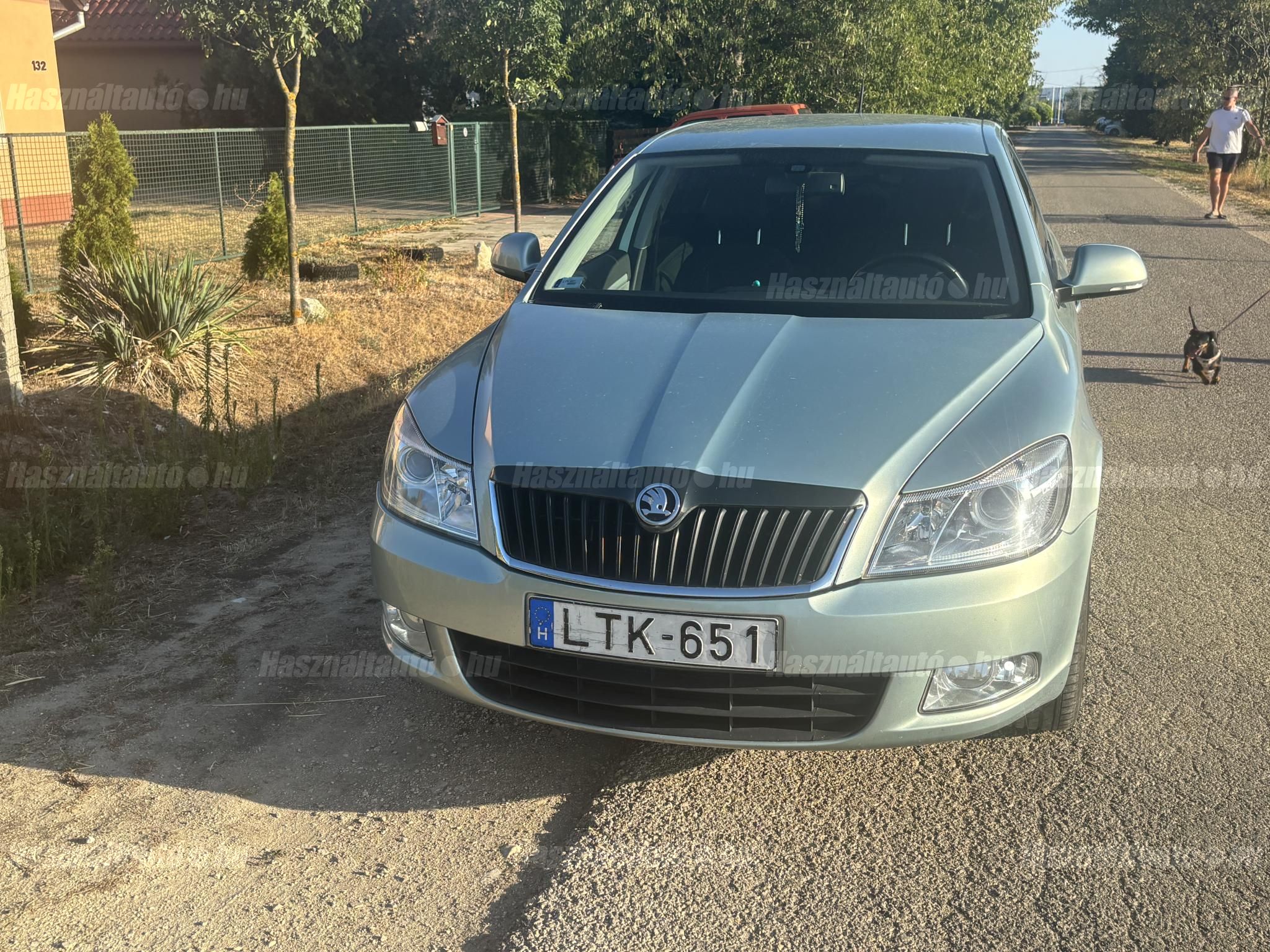 SKODA OCTAVIA 2010/8 - 1