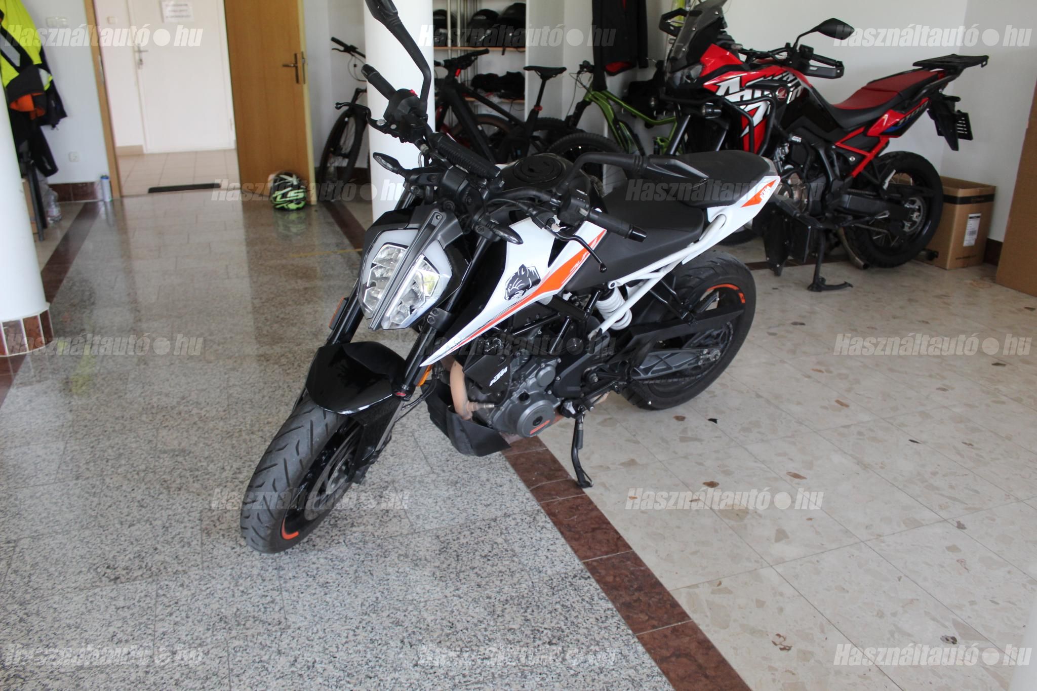 KTM 390 DUKE 2023/8 - 1