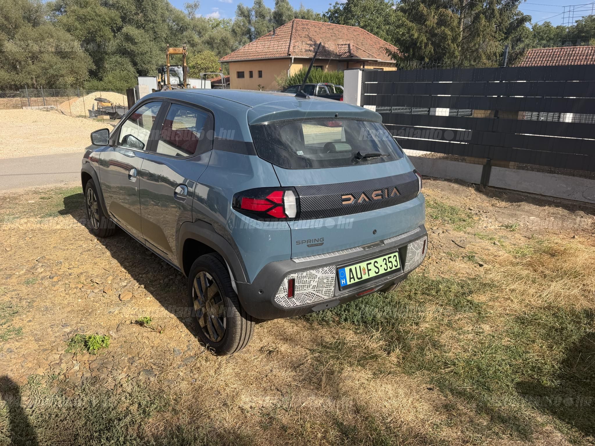 DACIA SPRING 2024/10 - 1