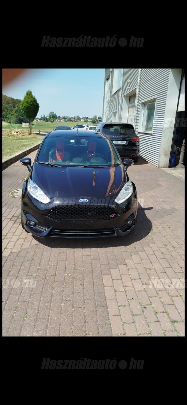FORD FIESTA 2013/8 - 1