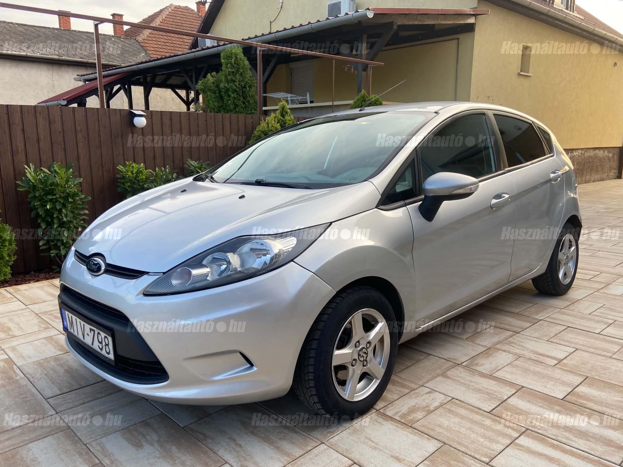 FORD FIESTA 2010 - 1