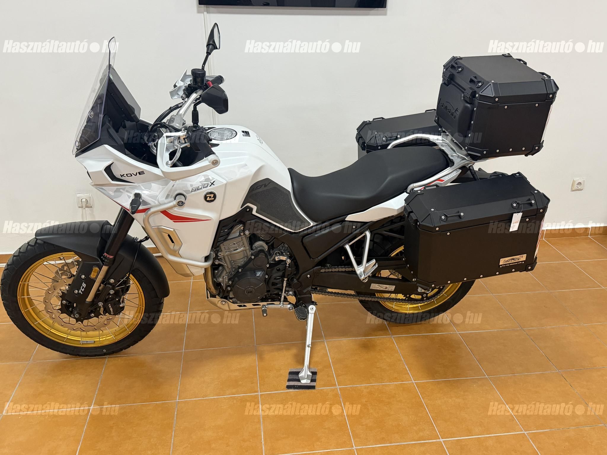 KOVE 800X 2026 - 1