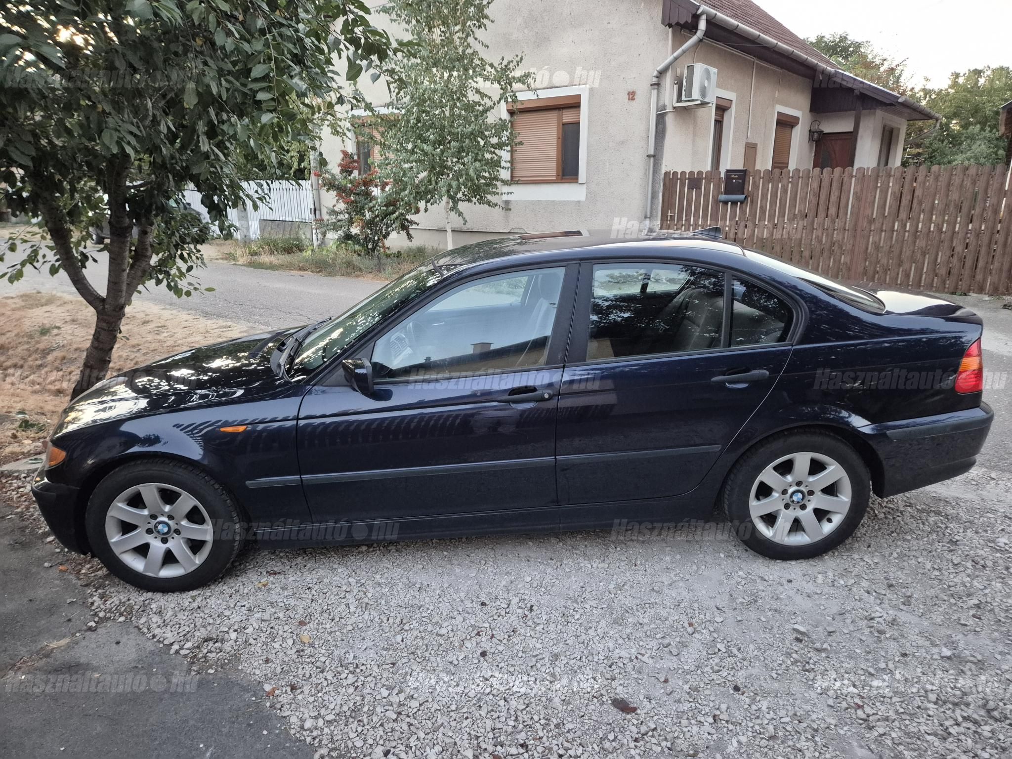 BMW 318 2002/5 - 1